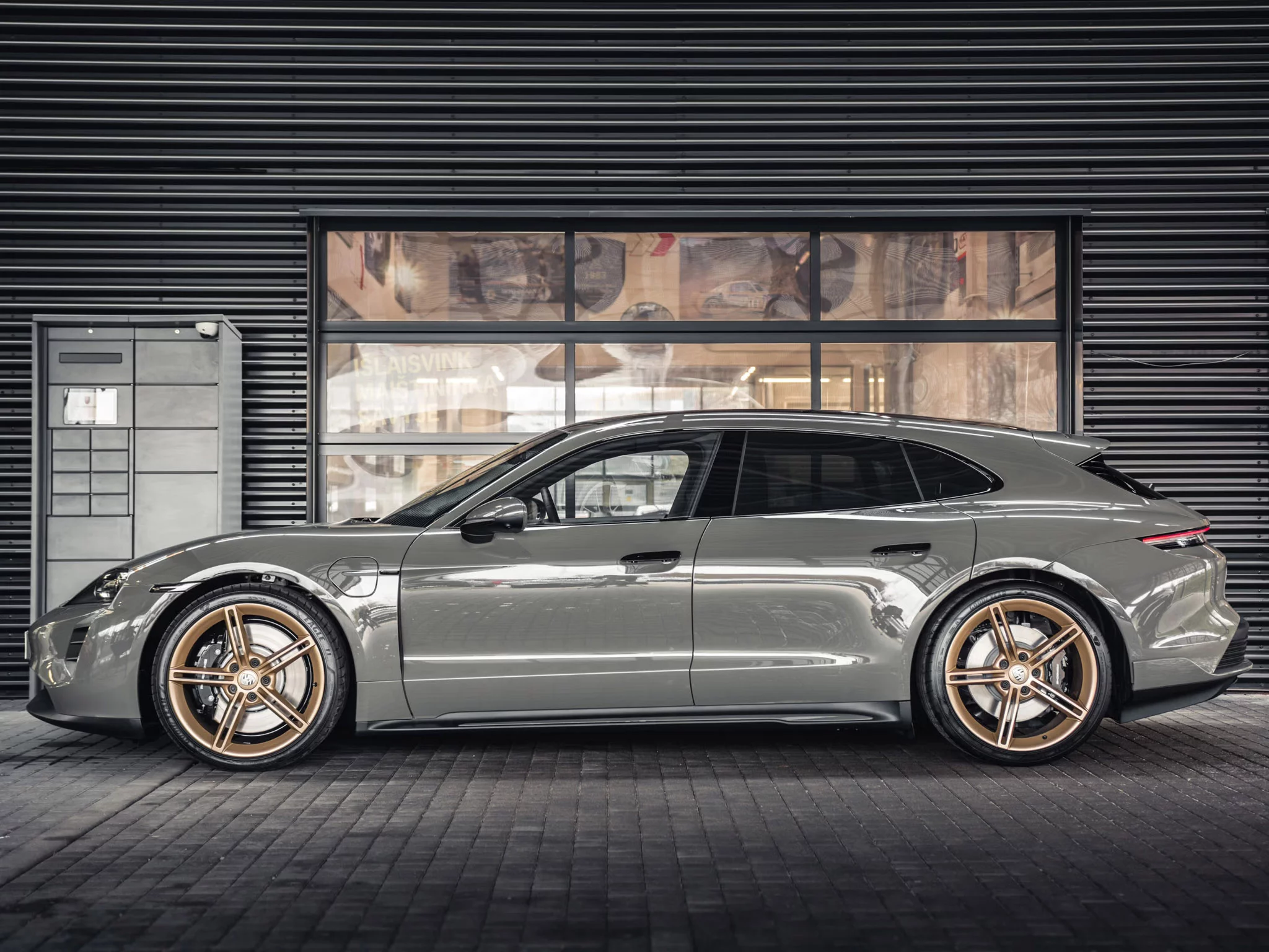 Porsche Taycan Sport Turismo in Alex Grey