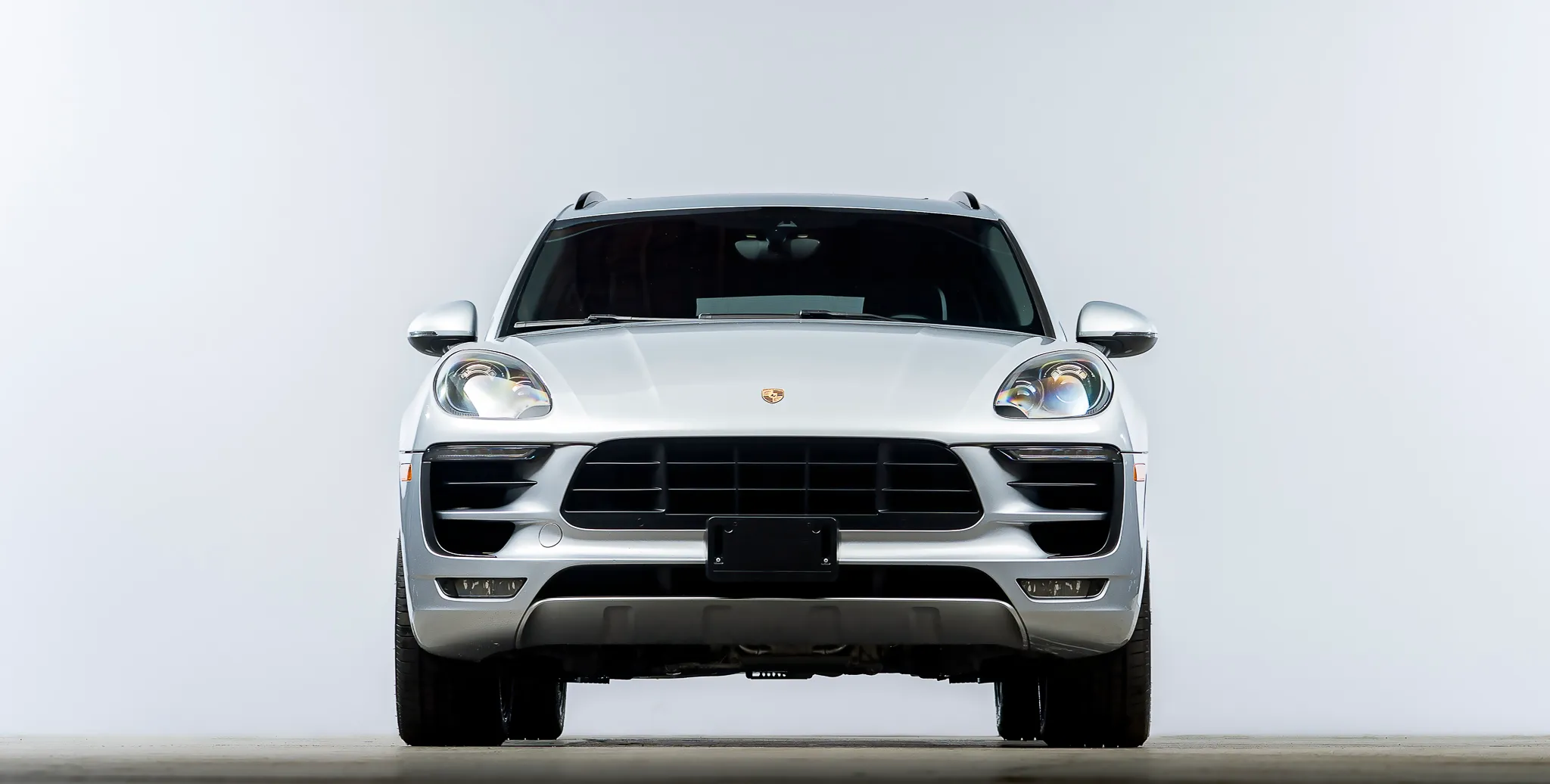 2017 Porsche Macan GTS in Rhodium Silver Metallic