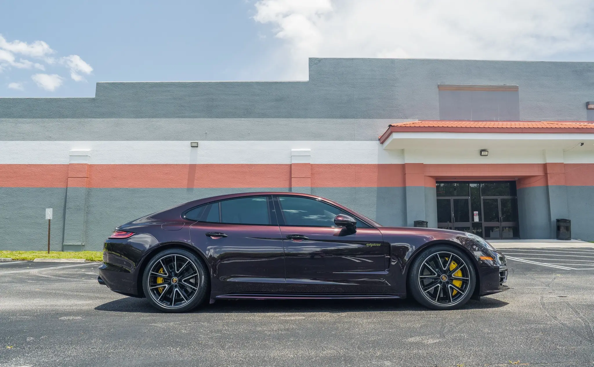 2021 Porsche Panamera Turbo S E-Hybrid in Amethyst Metallic