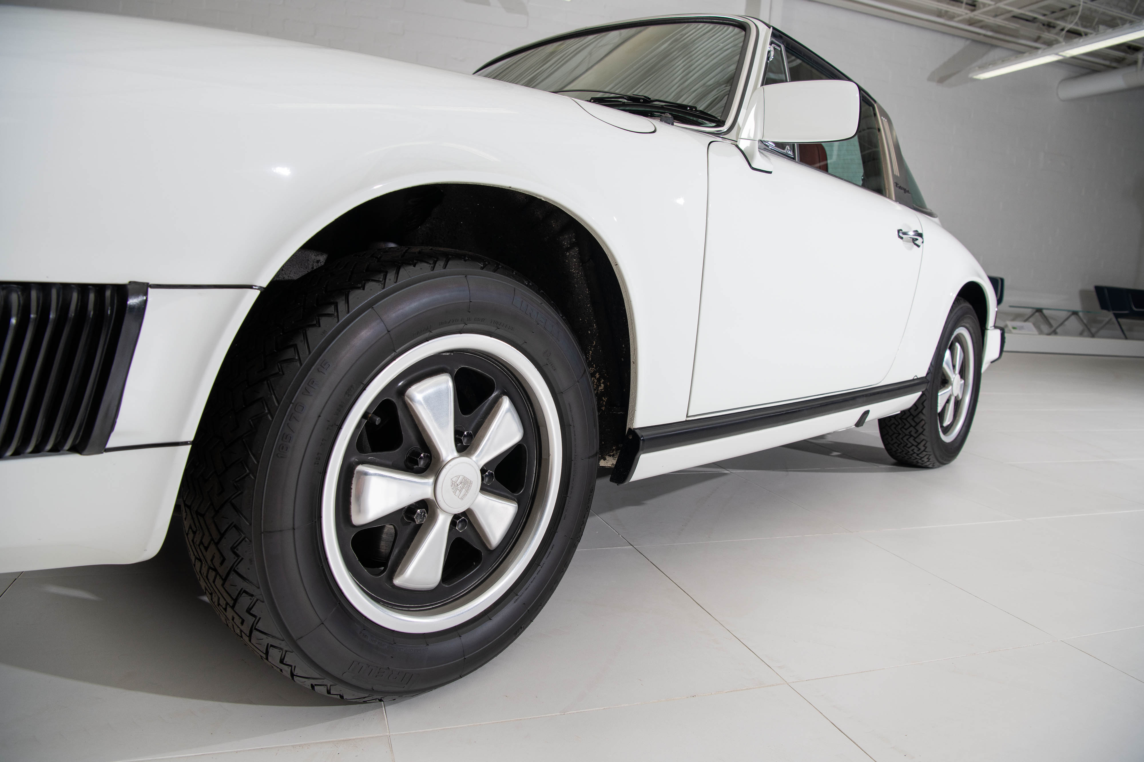 1976 Porsche 911 S Targa in Grand Prix White