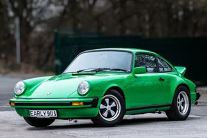 1976 Porsche 911 2.7 Carrera Coupe in Speedway Green
