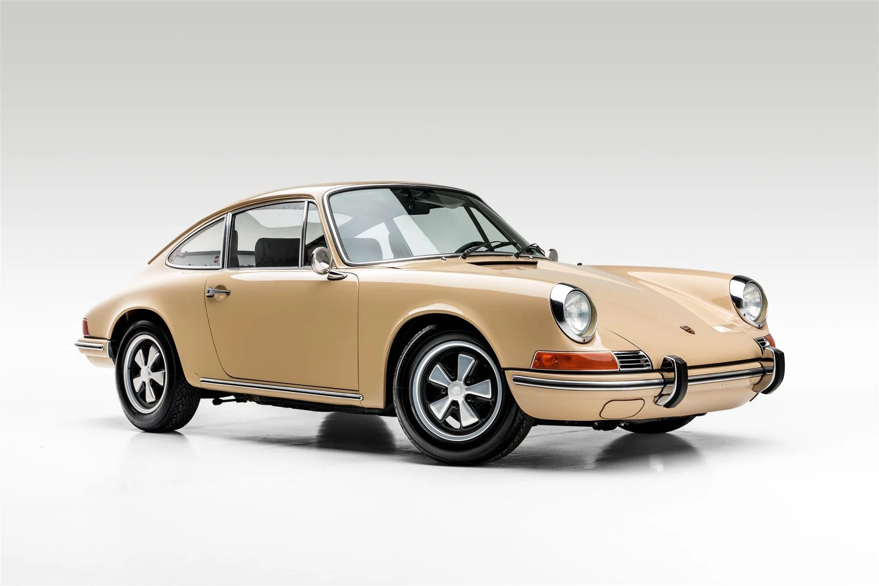 1969 Porsche 911 T In Sandbeige