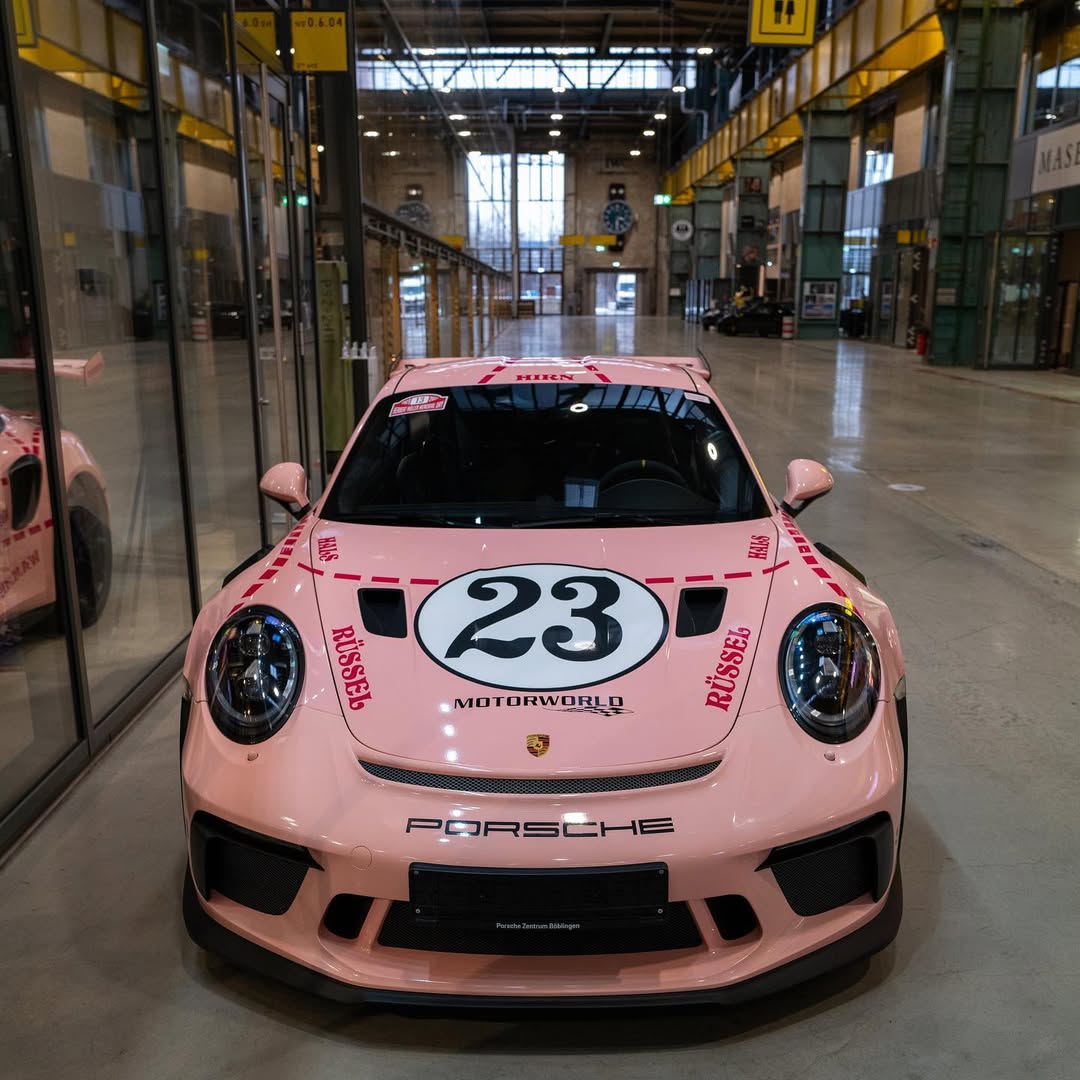 2018 Porsche 911 GT3 RS in Pink Pig