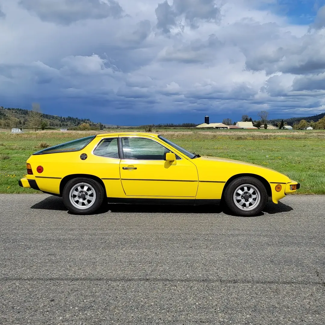 1978 Porsche 924 in Rallye Yellow