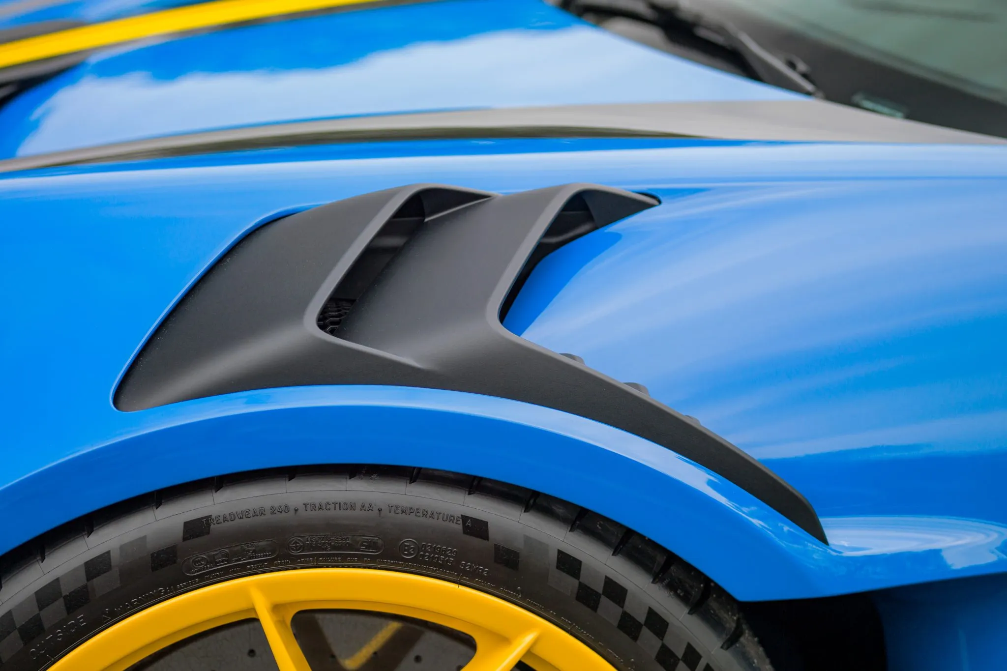 2024 Porsche 911 GT3 RS Weissach in Arrow Blue