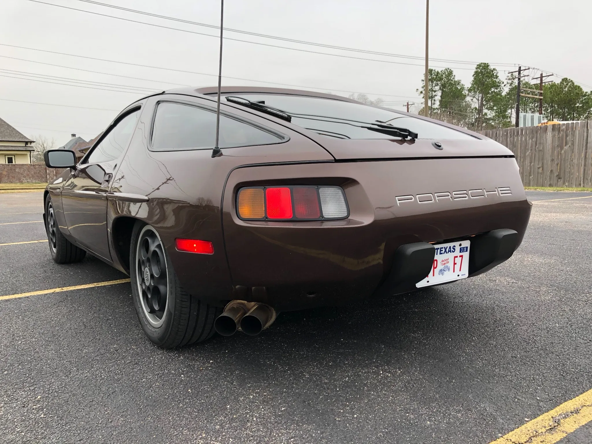 1982 Porsche 928 in Rosewood Metallic