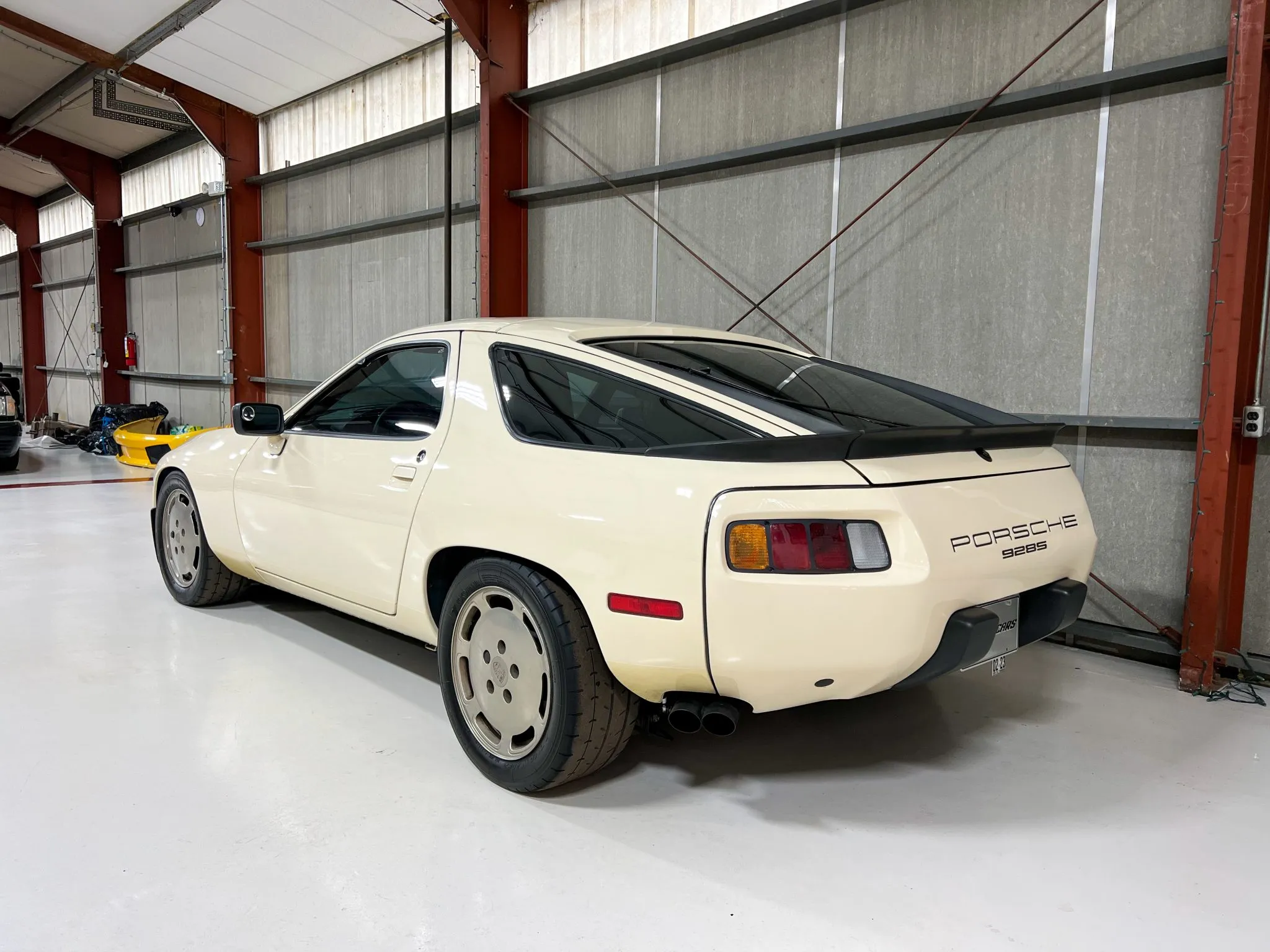 1986.5 Porsche 928S in Pastel Beige