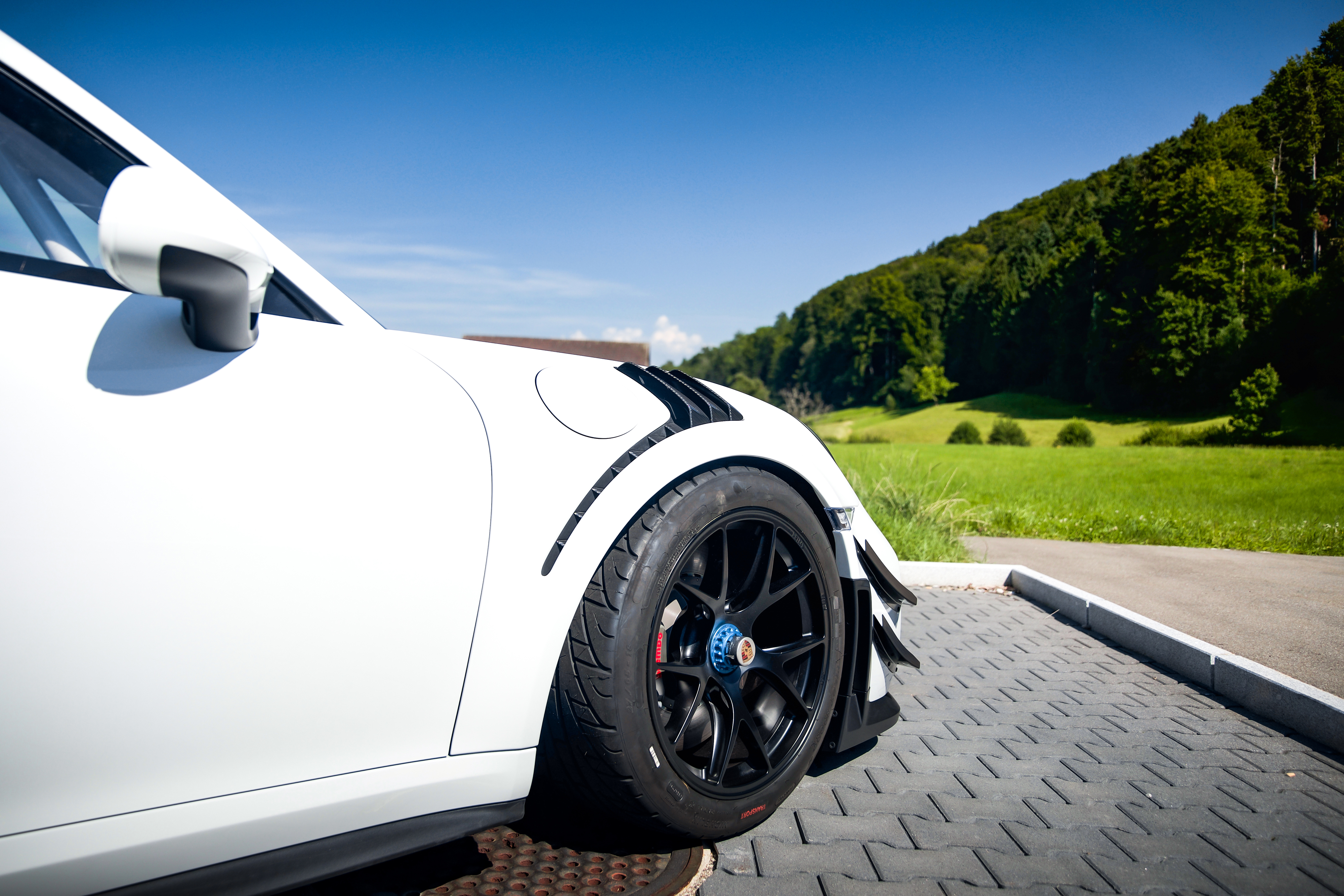 2019 Porsche 911 GT2 RS Clubsport in Pure White
