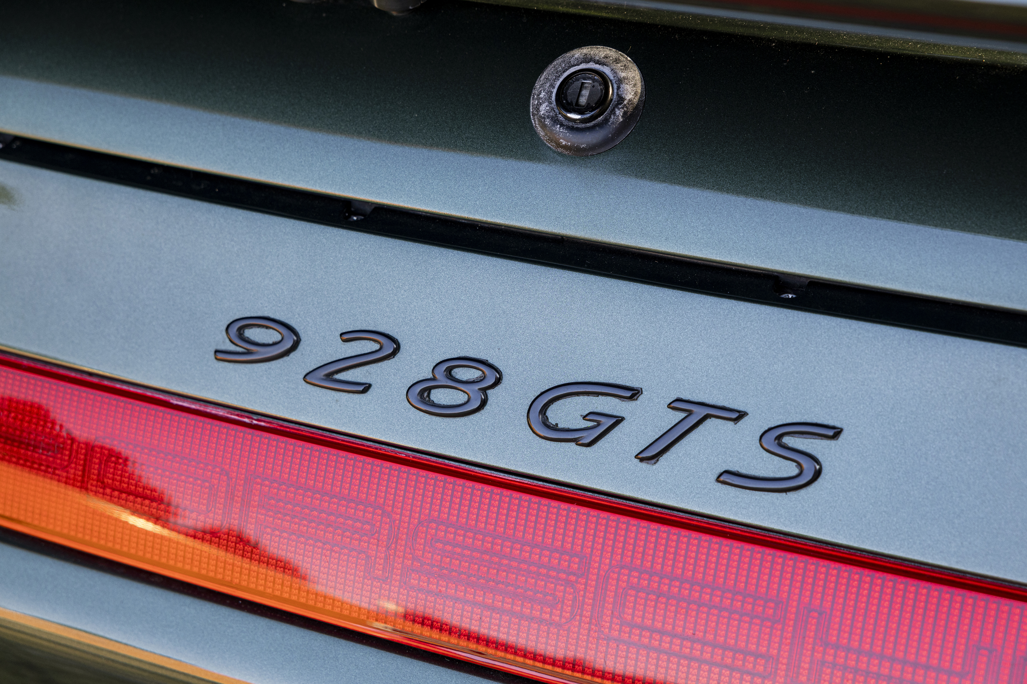 1993 Porsche 928 GTS in Oak Green Metallic