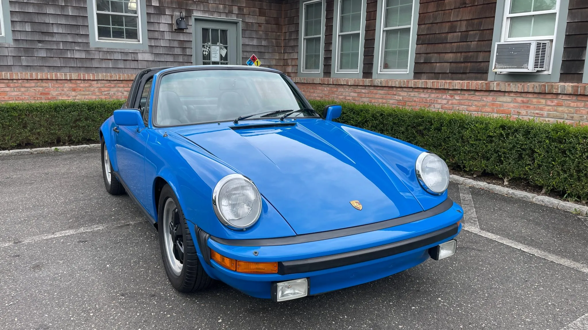 2024 Porsche 911 GT3 RS Weissach in Arrow Blue