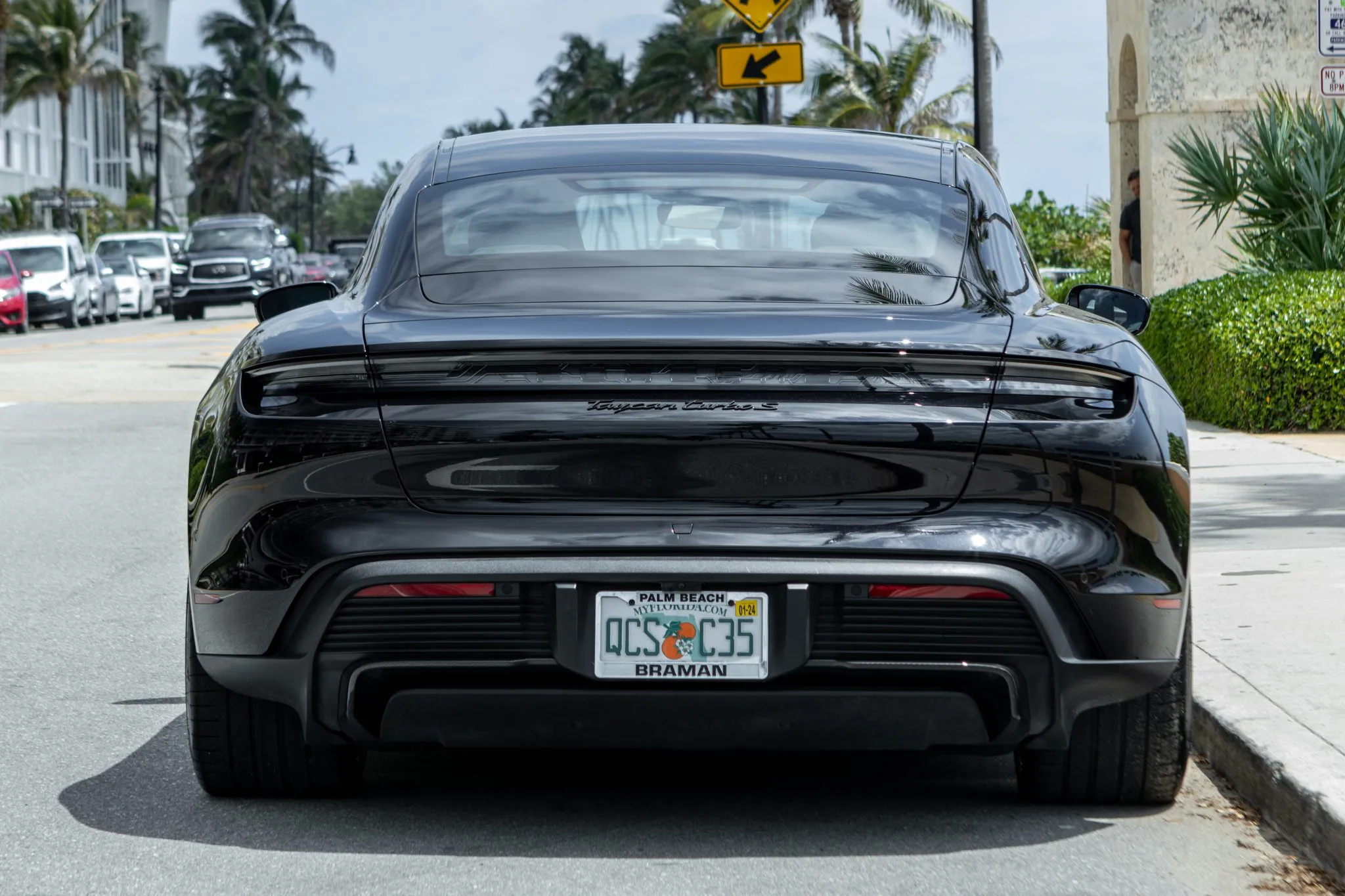 2022 Porsche Taycan Turbo S in Jet Black Metallic