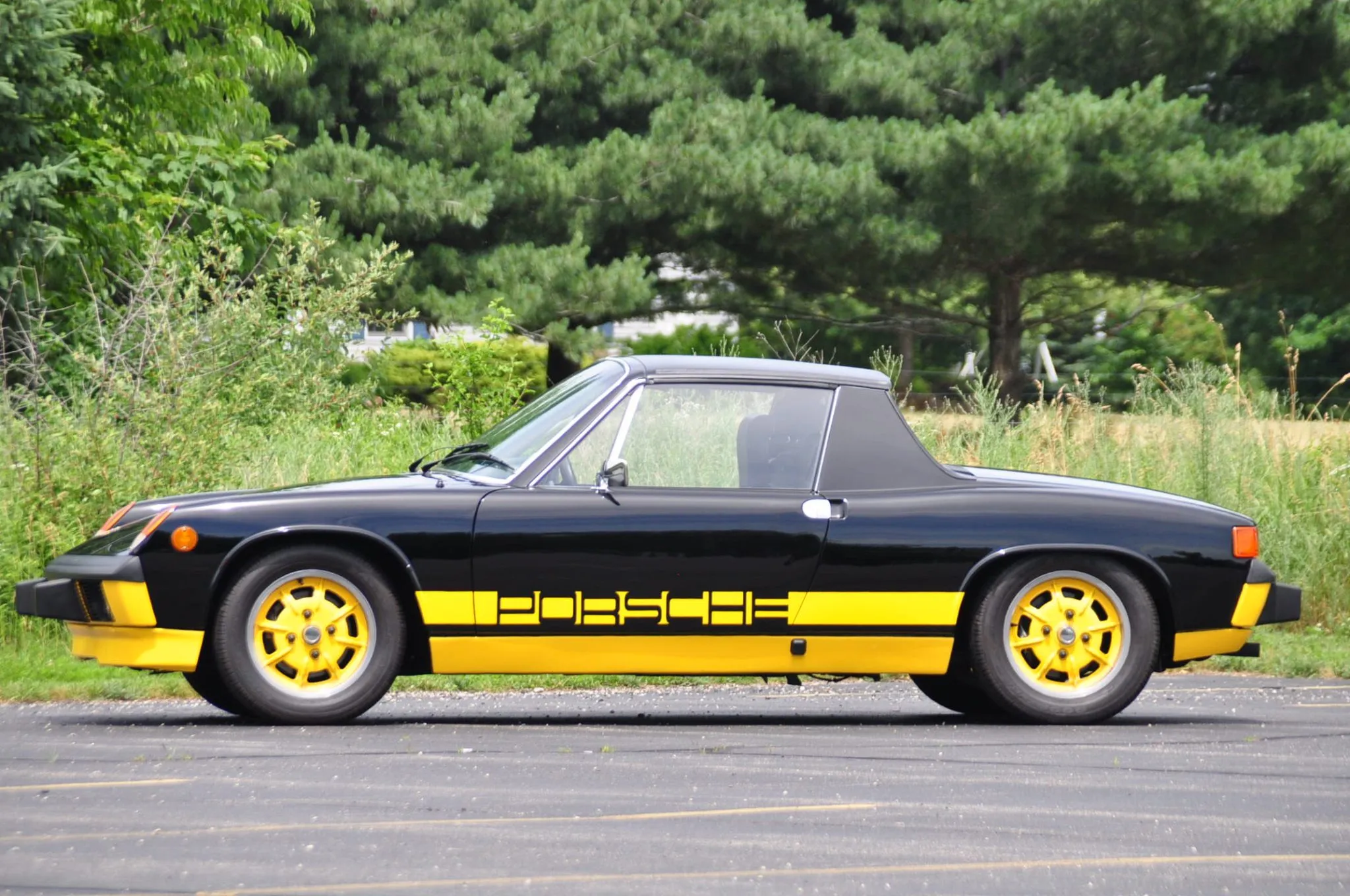 1974 Porsche 914 2.0 in LE Bumble Bee