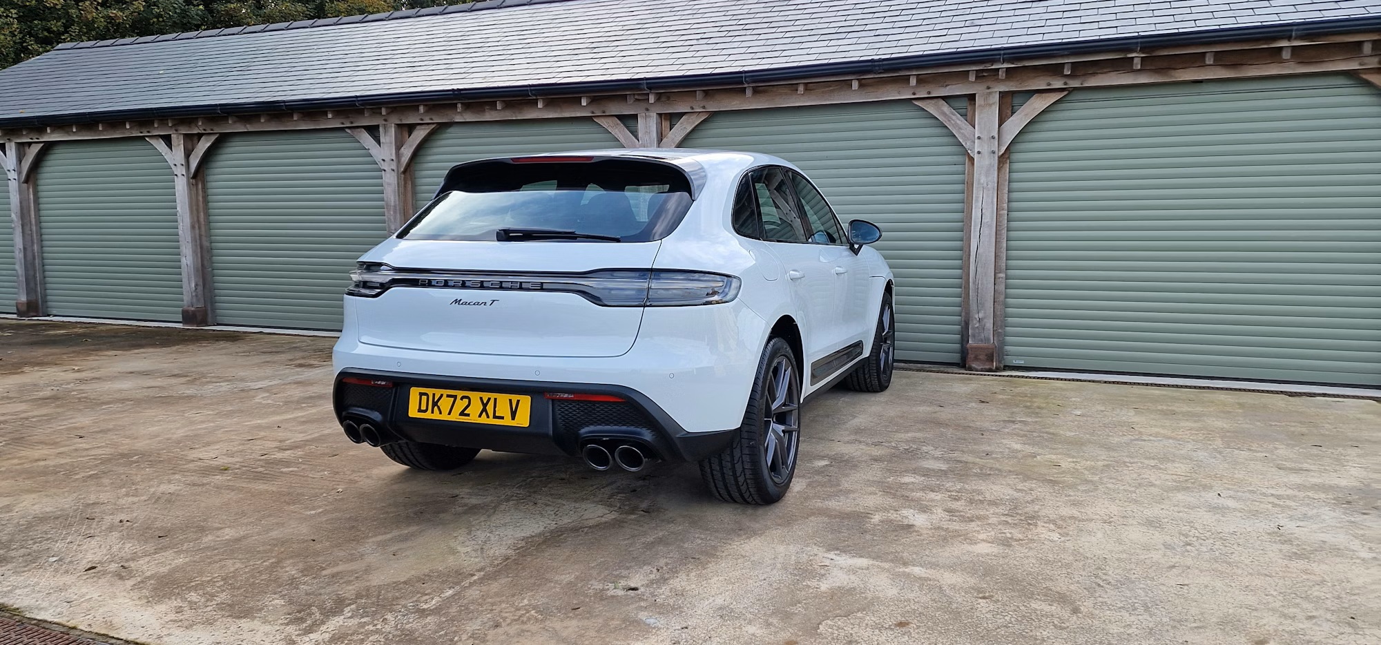 2022 Porsche Macan T in Carrara White Metallic