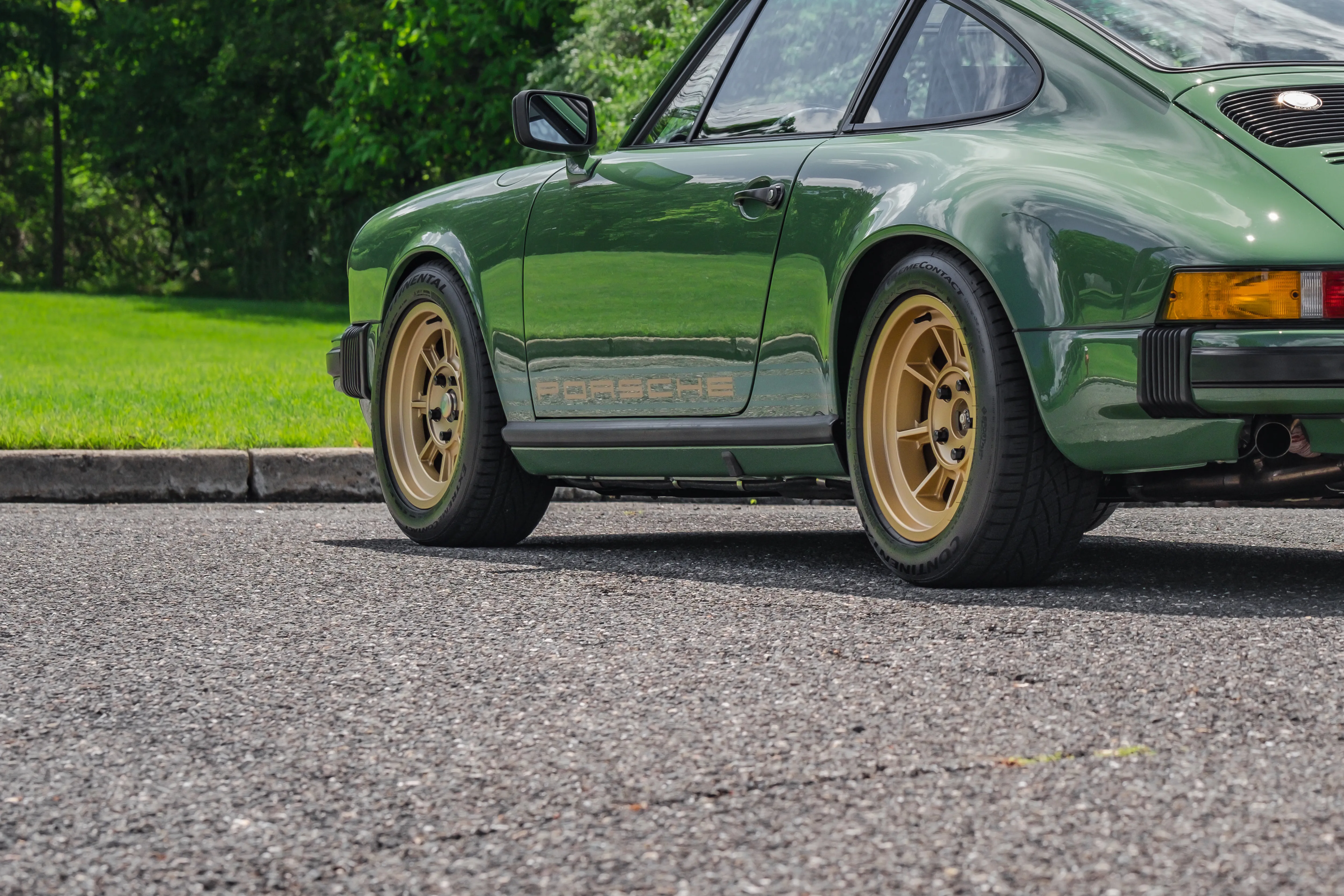 1979 Porsche 911 SC in Bush (Leaf) Green