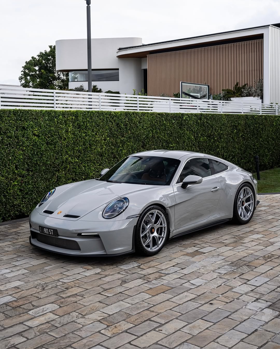 2025 Porsche 911 S/T in Mode Grau