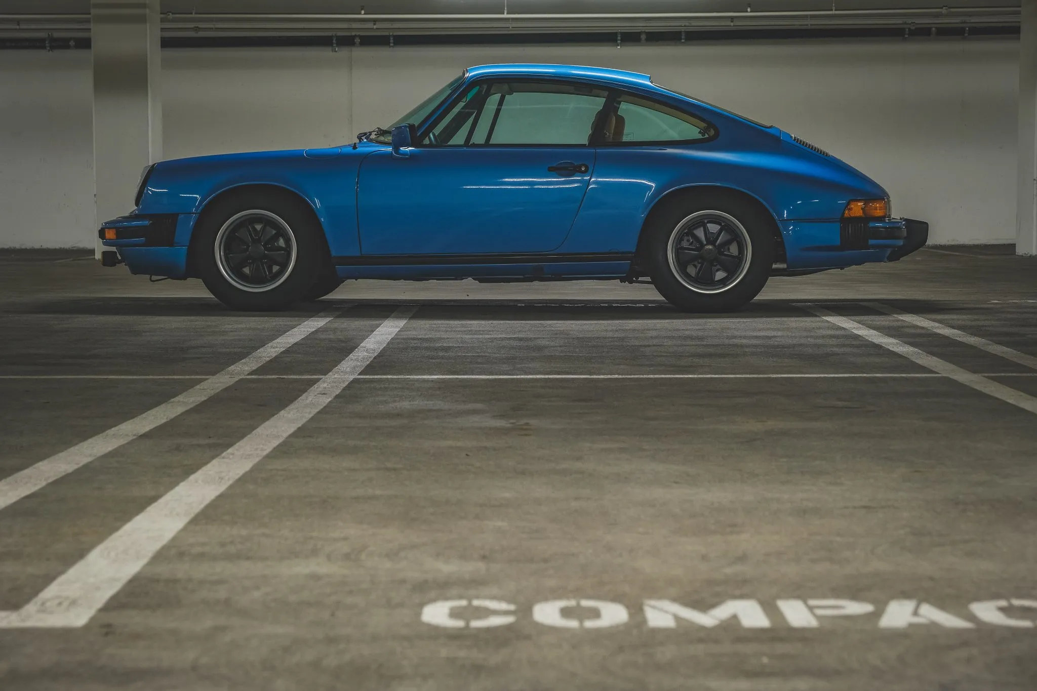 1977 Porsche 911S Coupe in Minerva Blue Metallic