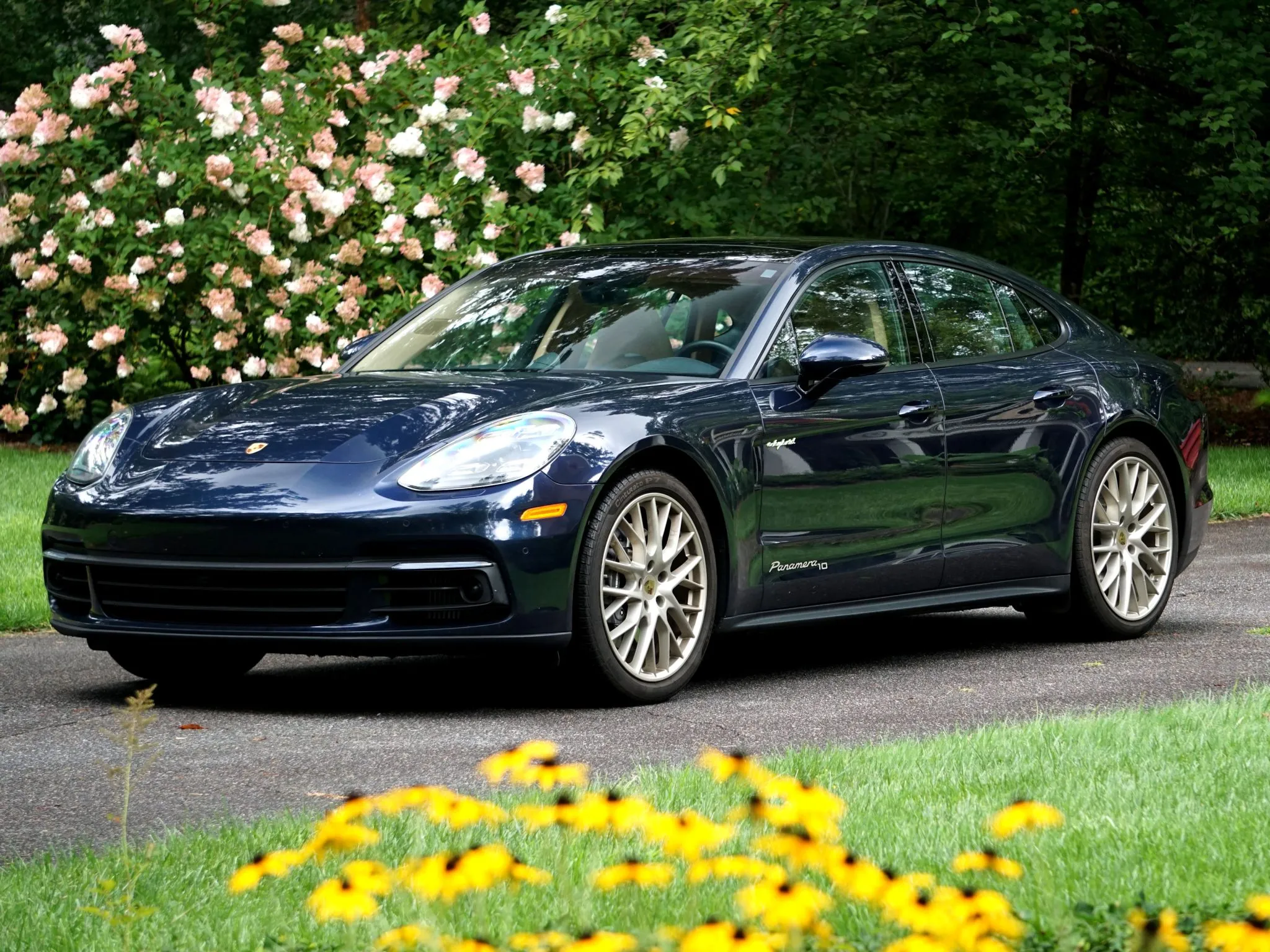 2020 Porsche Panamera 4 E-Hybrid 10 Year Edition in Night Blue Metallic