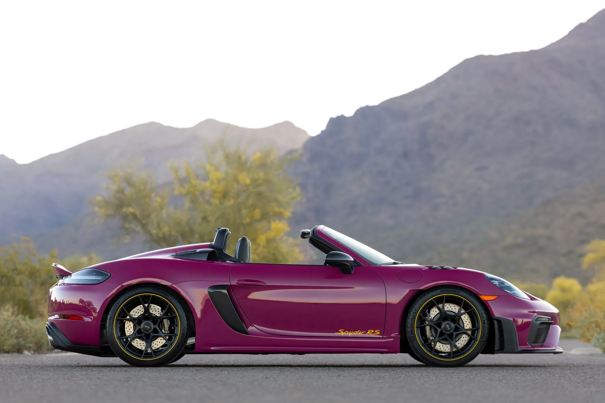 2024 Porsche 718 Spyder RS Weissach in Ruby Star Neo