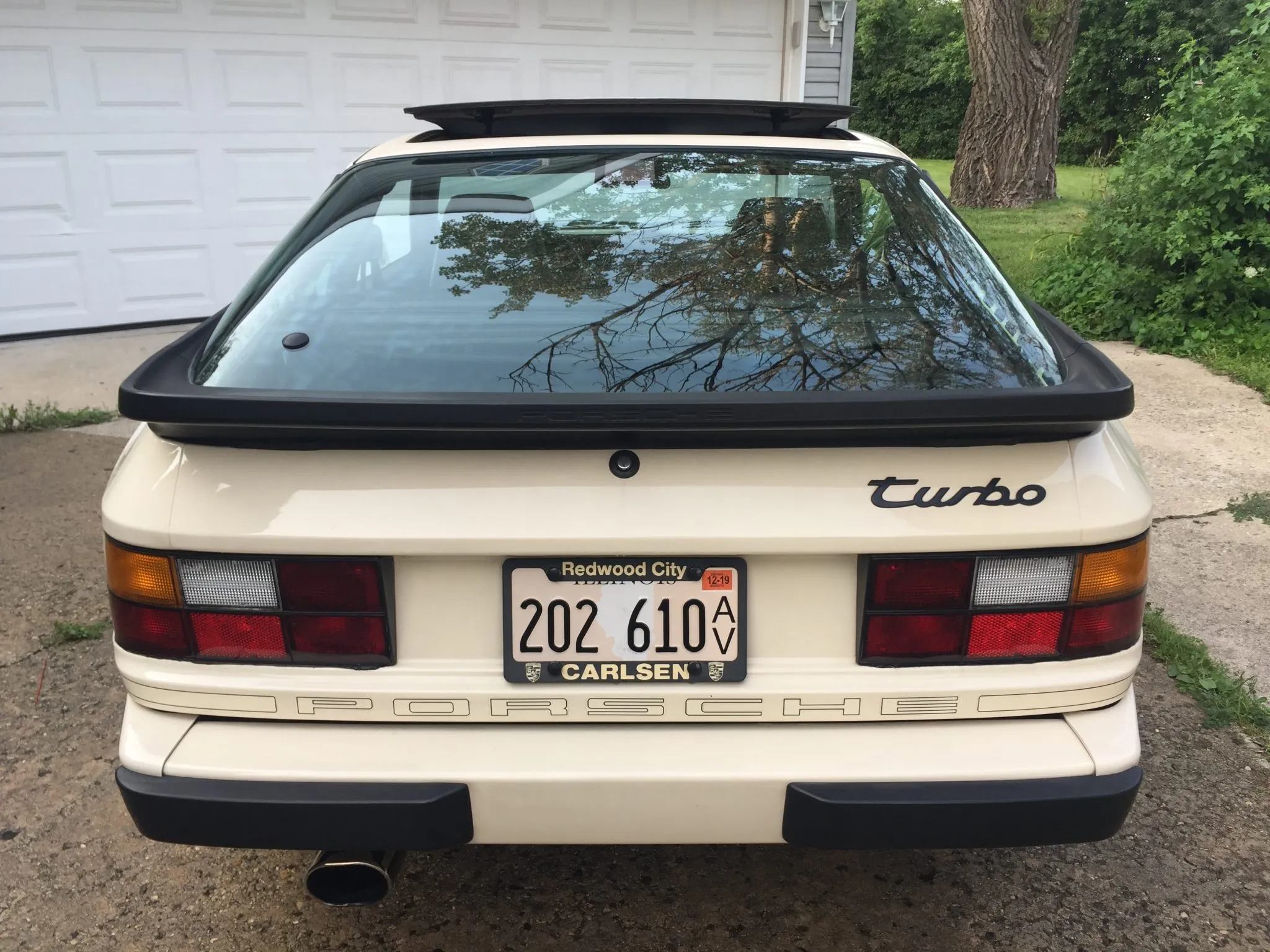 1986 Porsche 944 Turbo in Pastel Beige