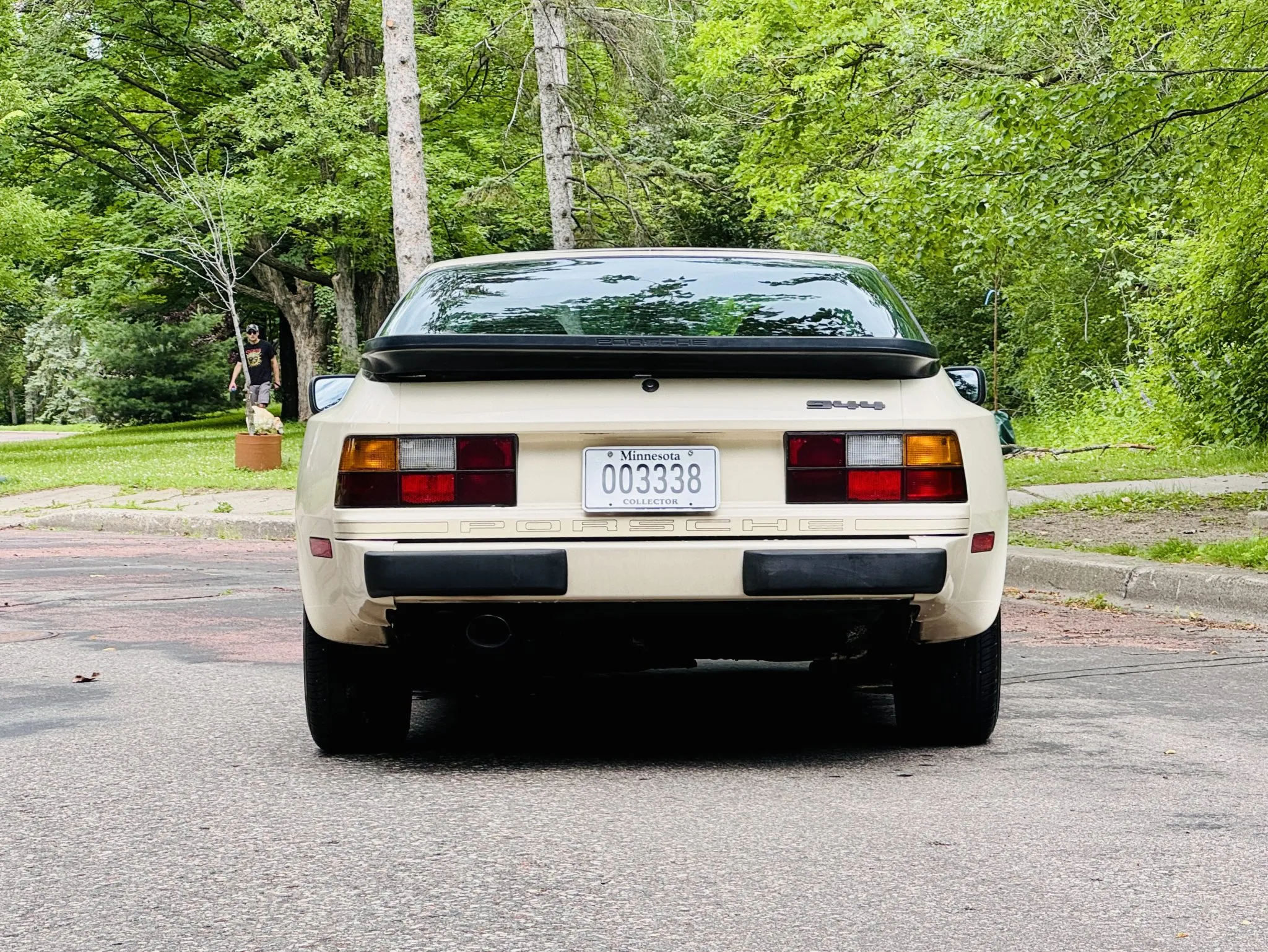 1985.5 Porsche 944 in Pastel Beige