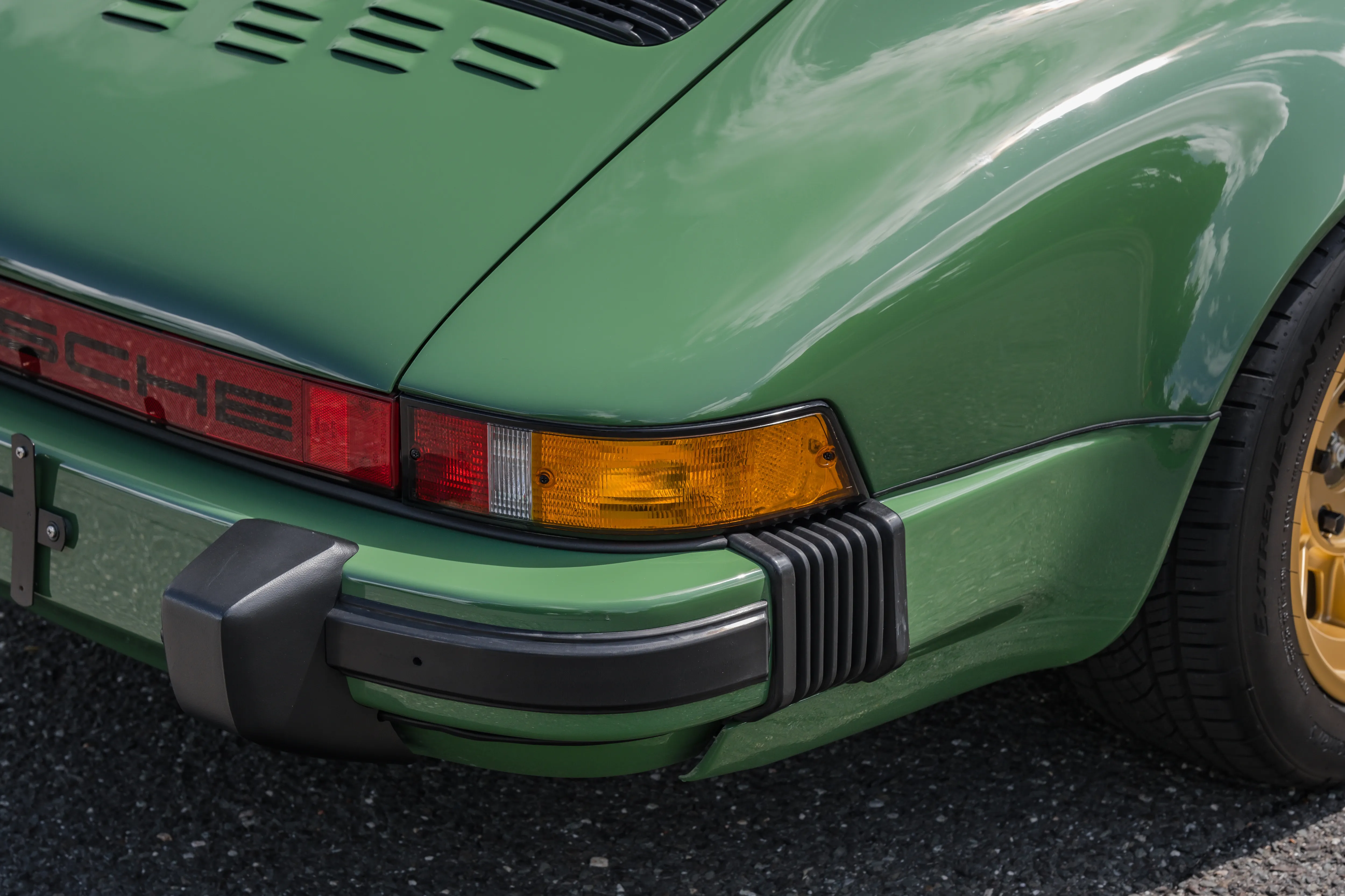 1979 Porsche 911 SC in Bush (Leaf) Green