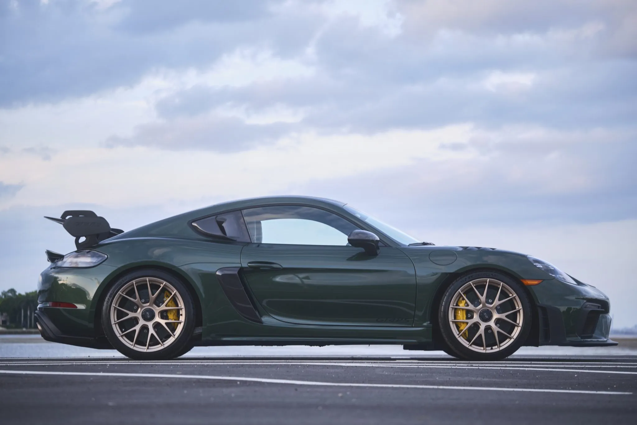 2024 Porsche 718 Cayman GT4 RS Weissach in Oak Green Metallic