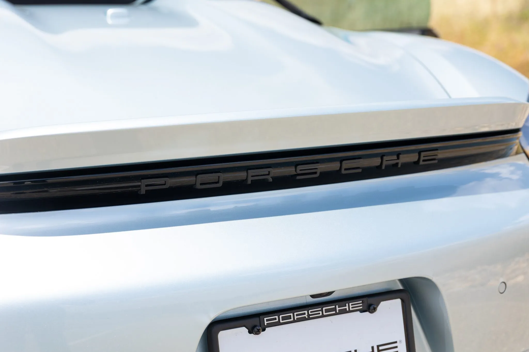 2022 Porsche 718 Spyder in Azzurro Thetys Metallic