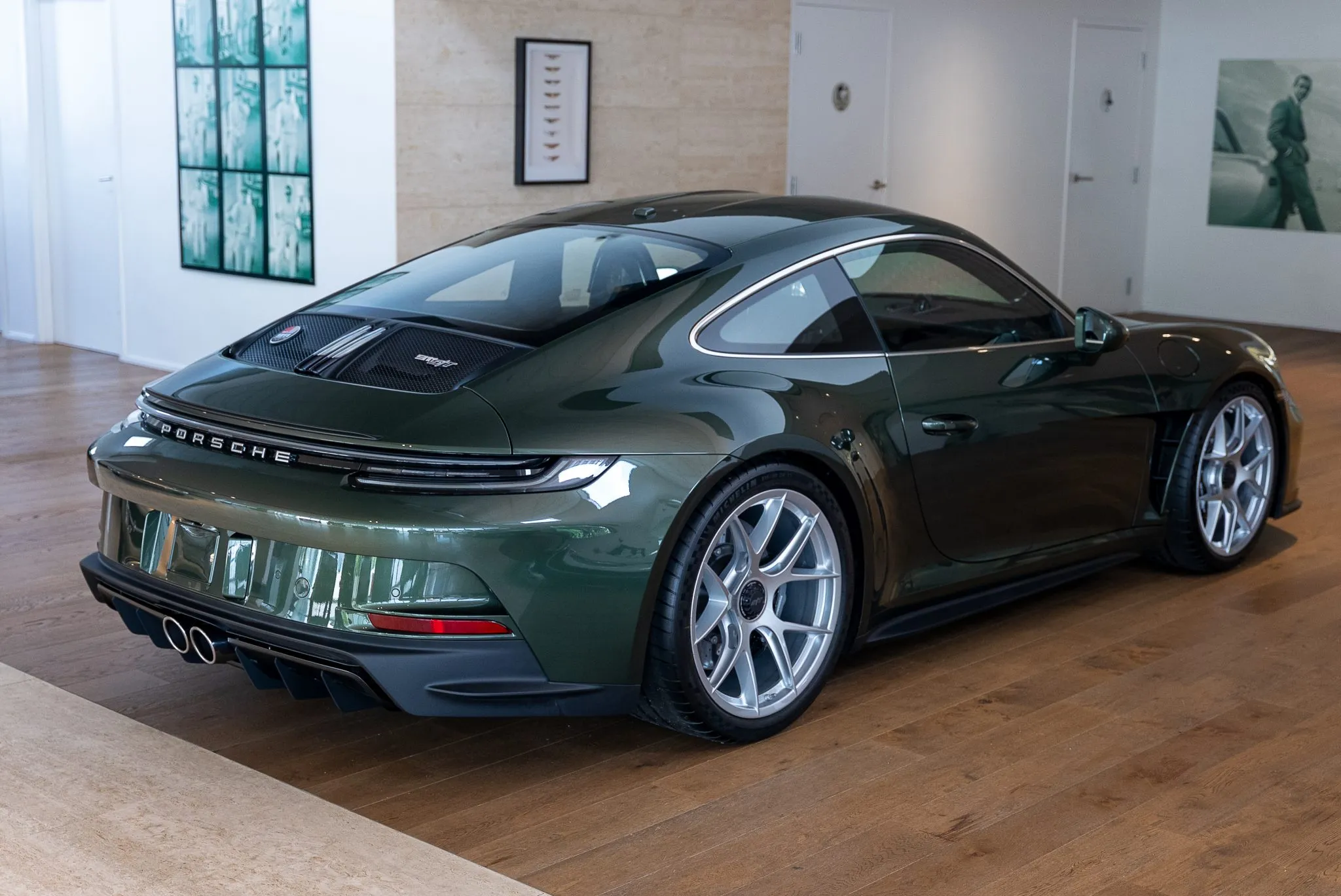 2024 Porsche 911 S/T in Oak Green Metallic