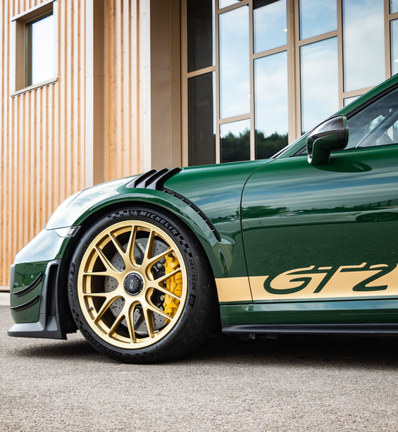 2018 Porsche 911 GT2 RS in British Racing Green