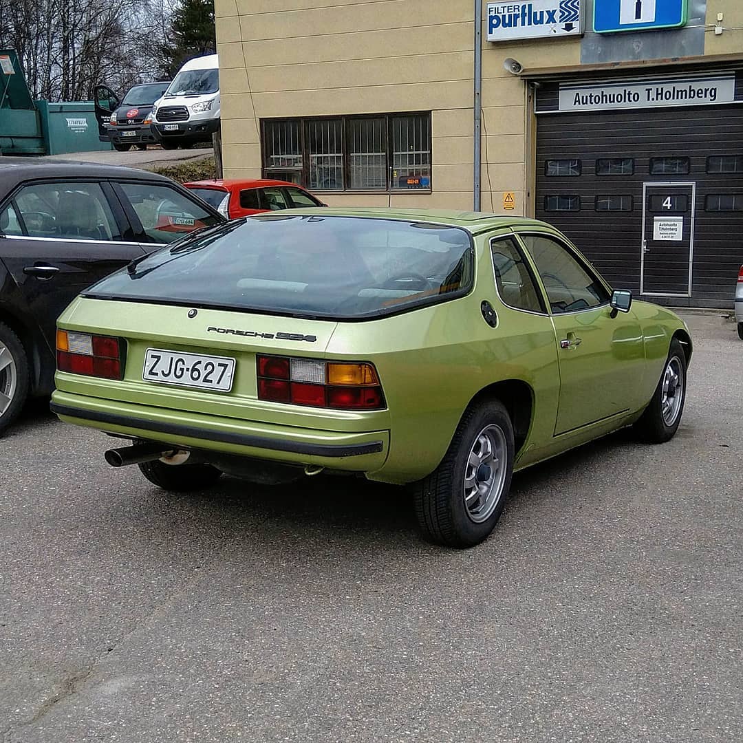 1978 Porsche 924 in Reseda Green Metallic
