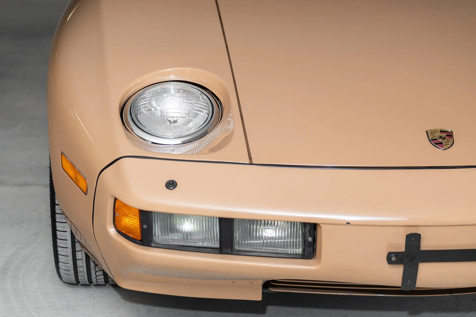 1978 Porsche 928 in Cashmere Beige