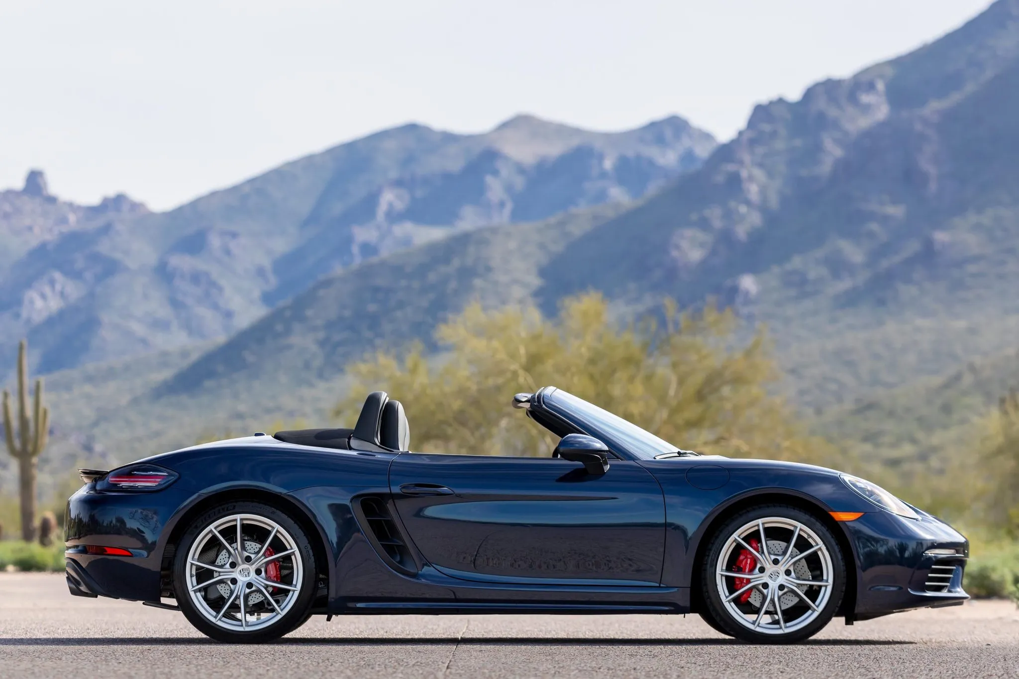 2019 Porsche 718 Boxster S in Night Blue Metallic