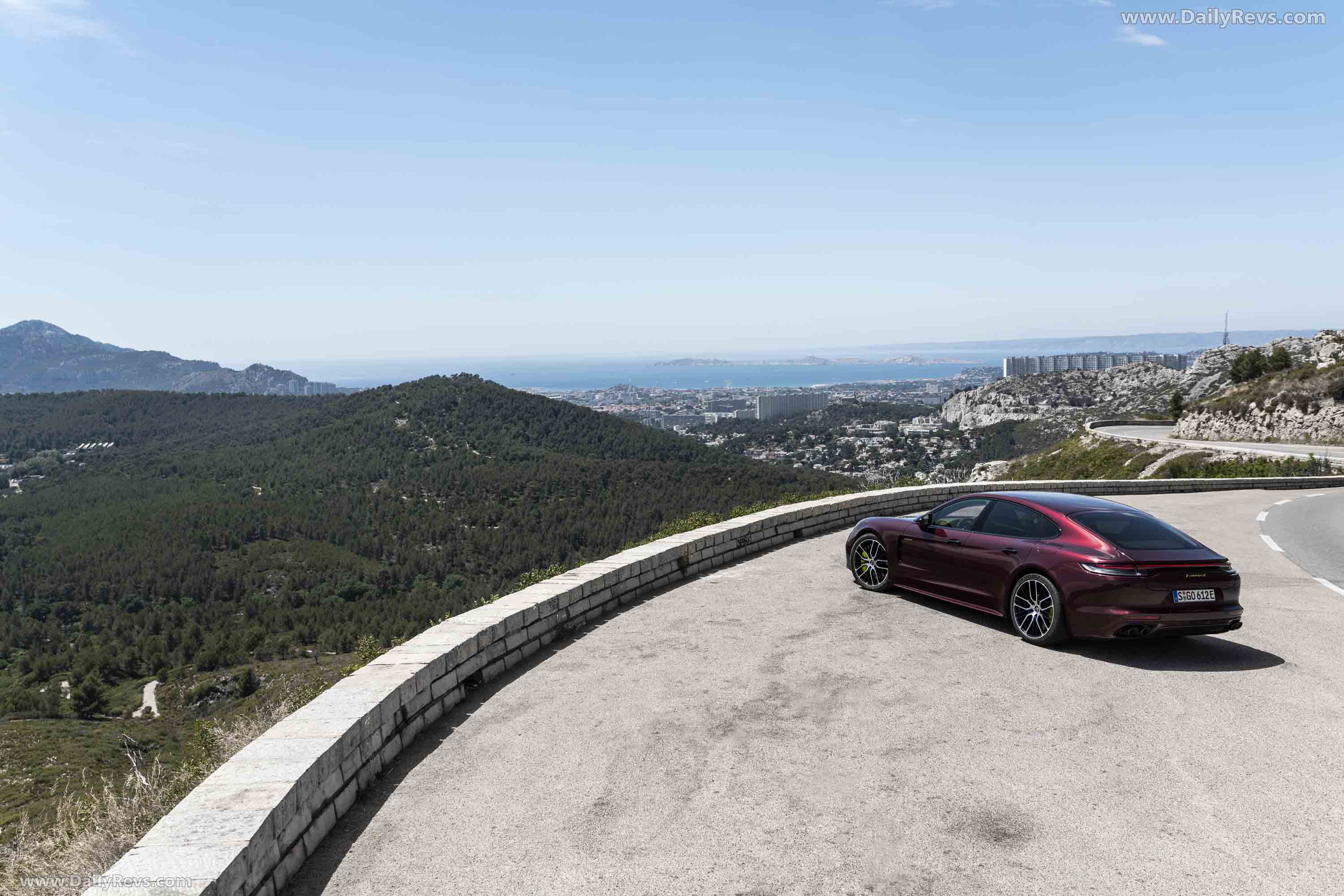 2021 Porsche Panamera 4 E-Hybrid in Cherry Metallic