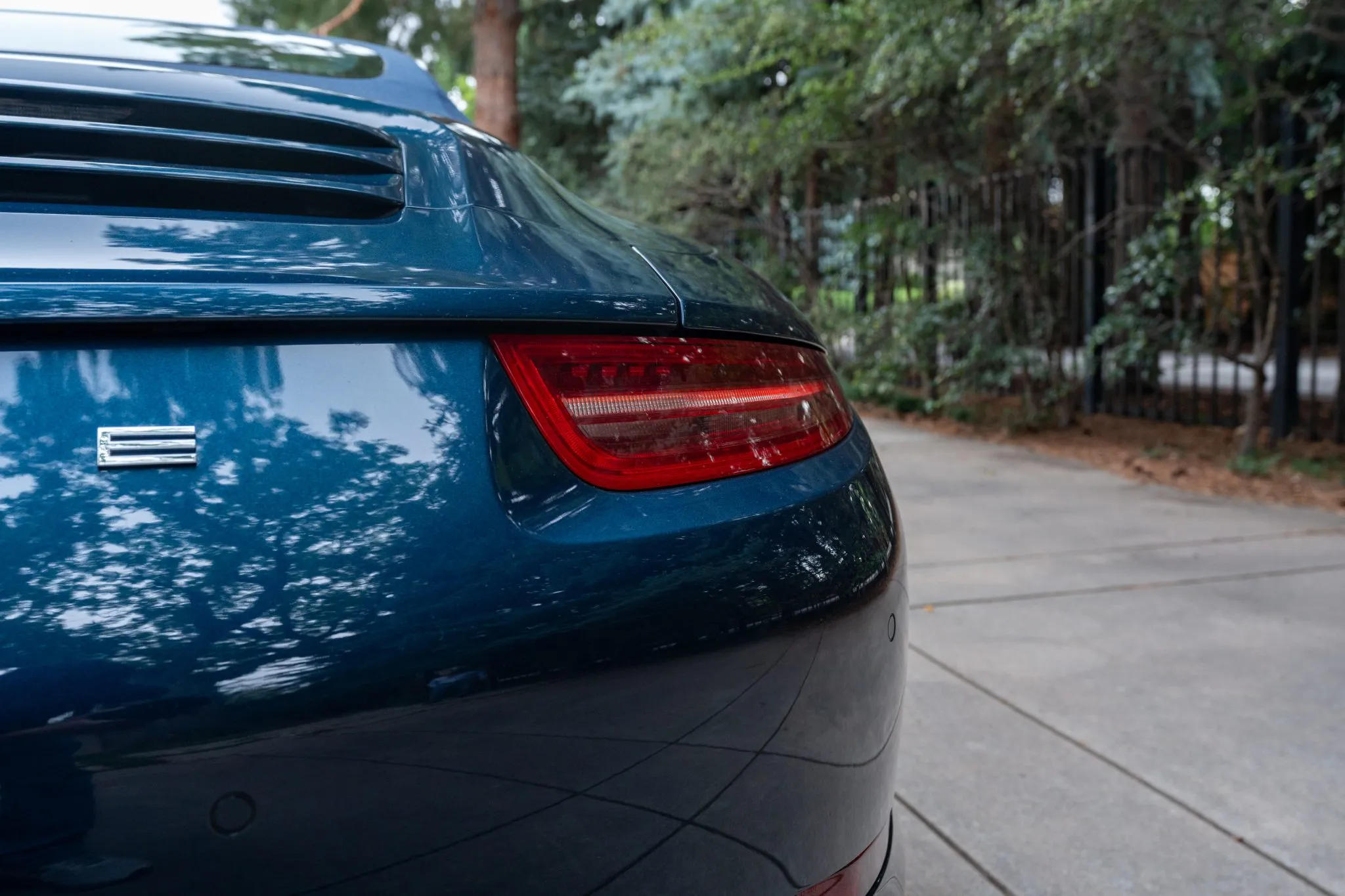 2013 Porsche 911 Carrera Cabriolet in Dark Blue Metallic