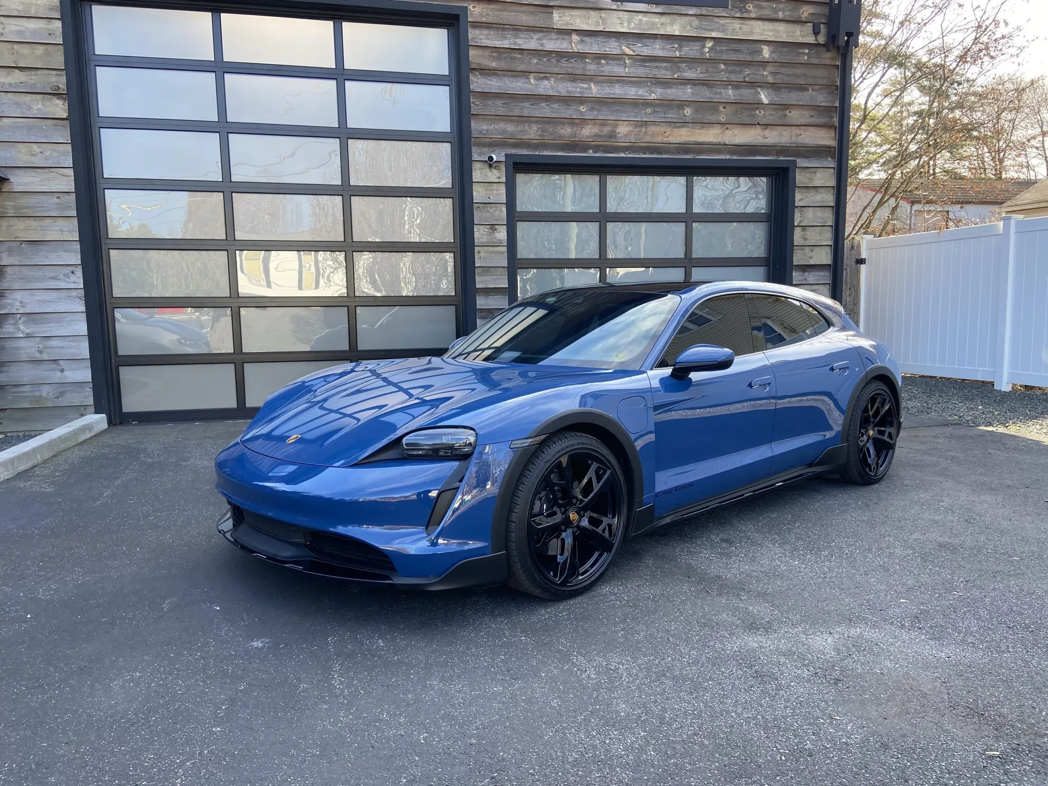 2022 Porsche Taycan 4 Cross Turismo in Neptune Blue
