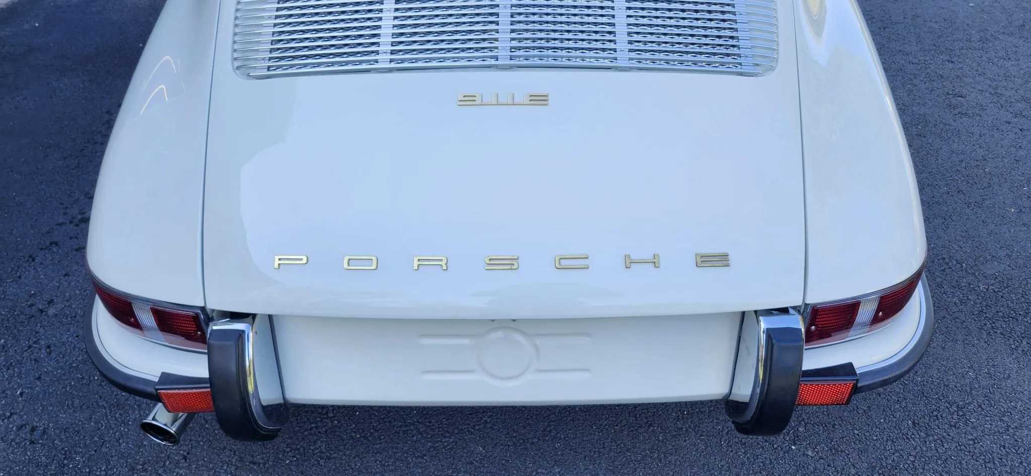 1970 Porsche 911E Coupe 5-Speed in Hellelfenbein