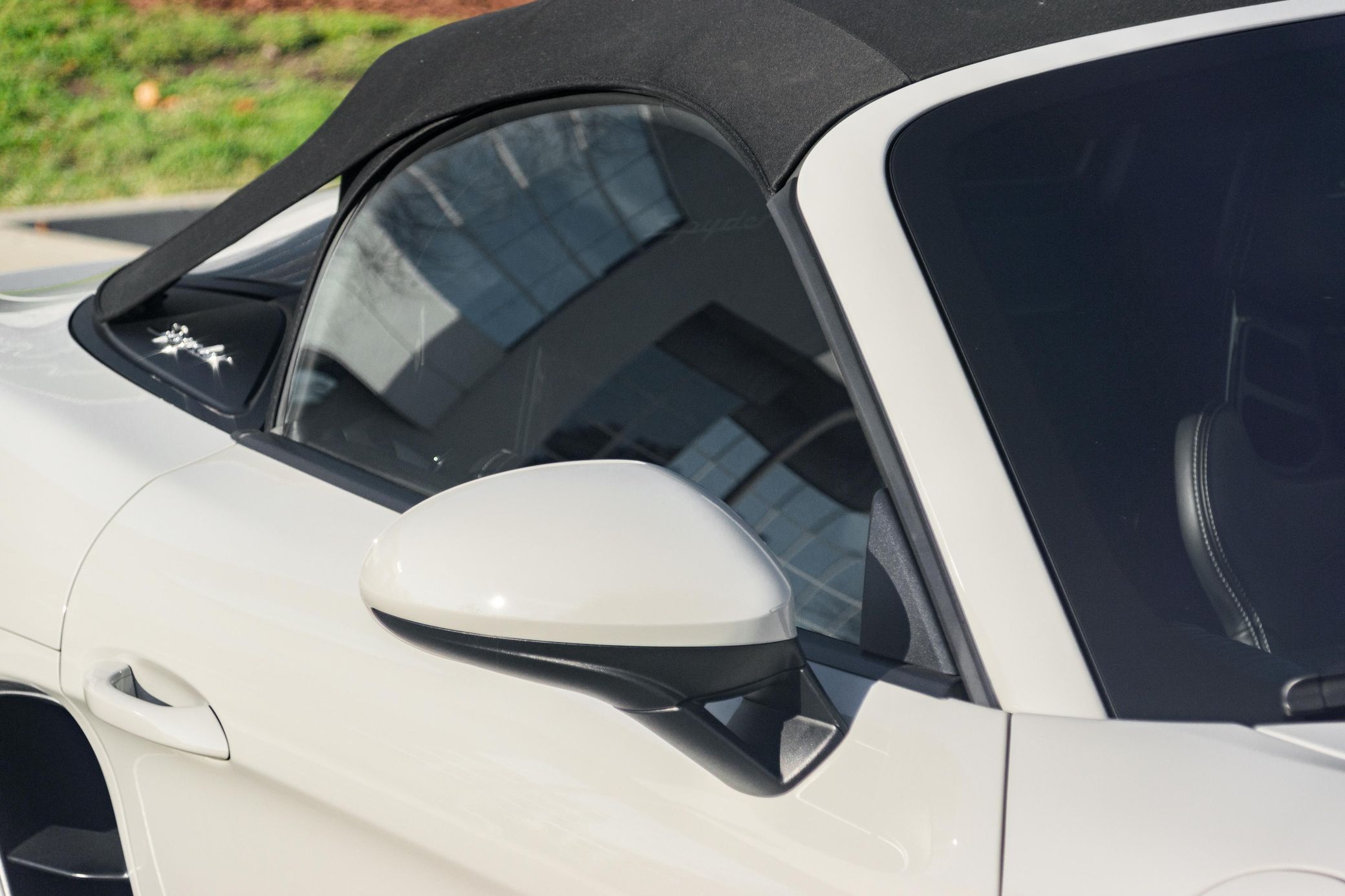 2022 Porsche 718 Boxster Spyder in Chalk