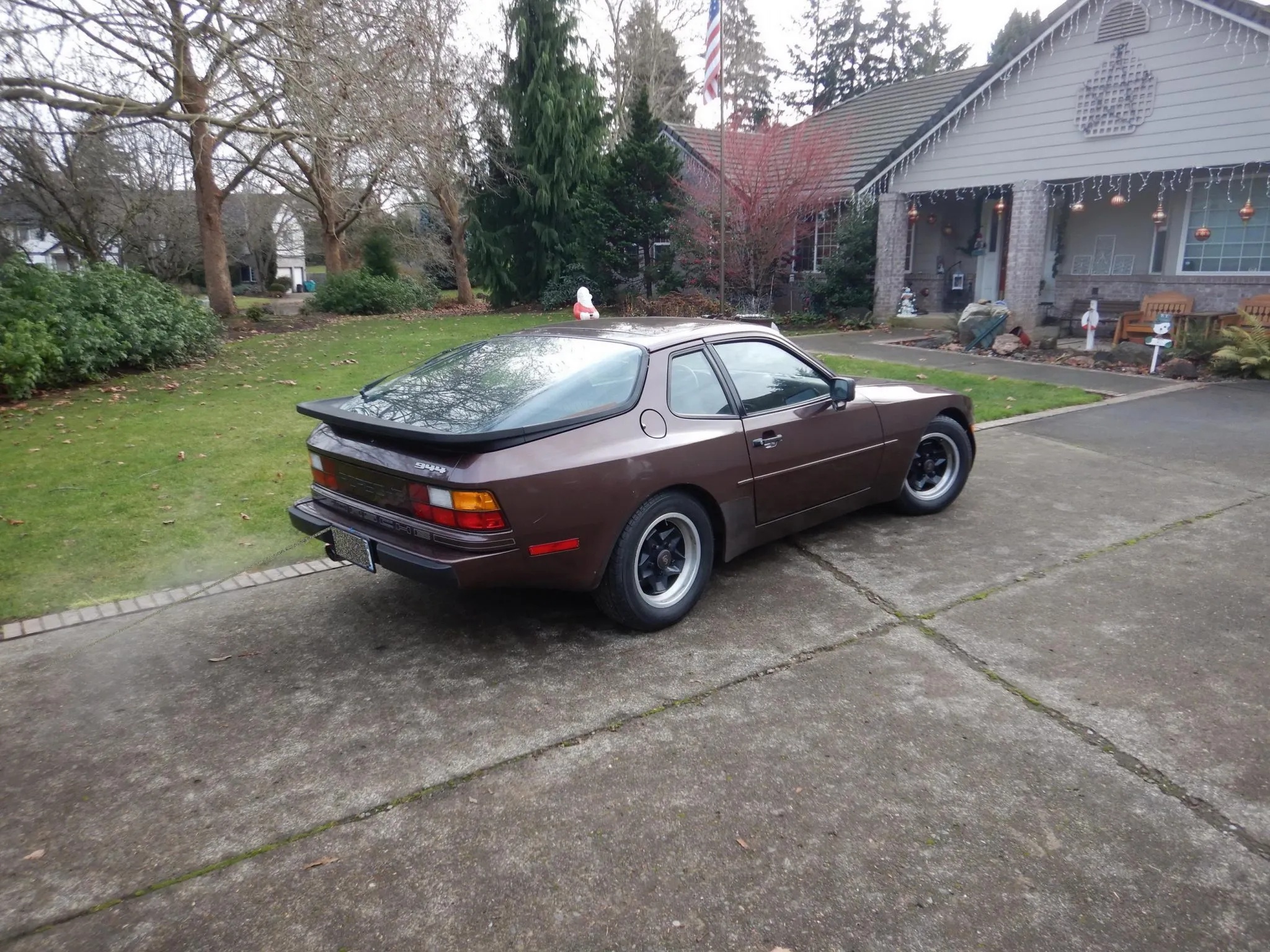 1985 Porsche 944 in Mahogany Metallic