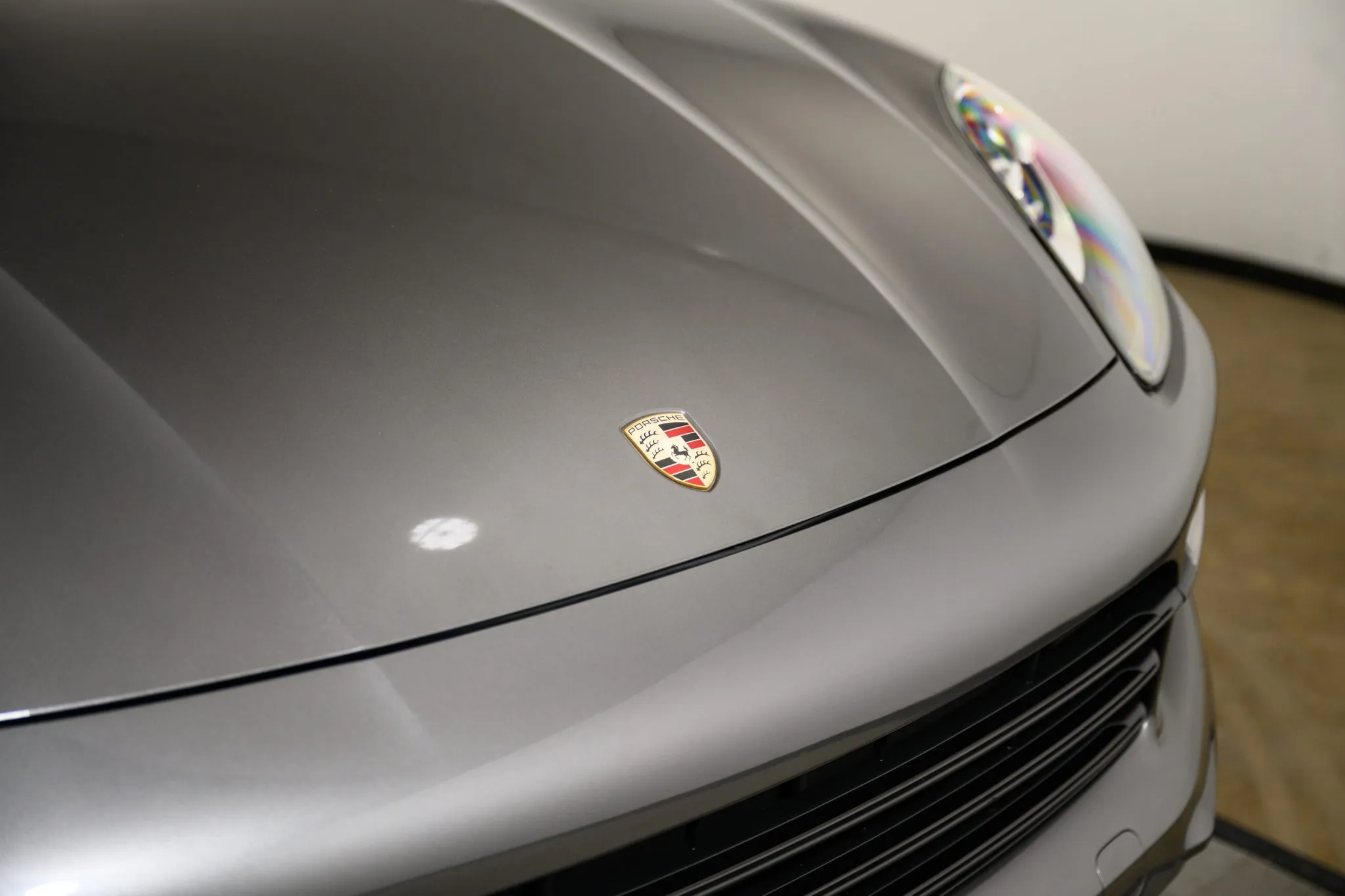 2019 Porsche Cayenne E-Hybrid in Quartzite Grey Metallic