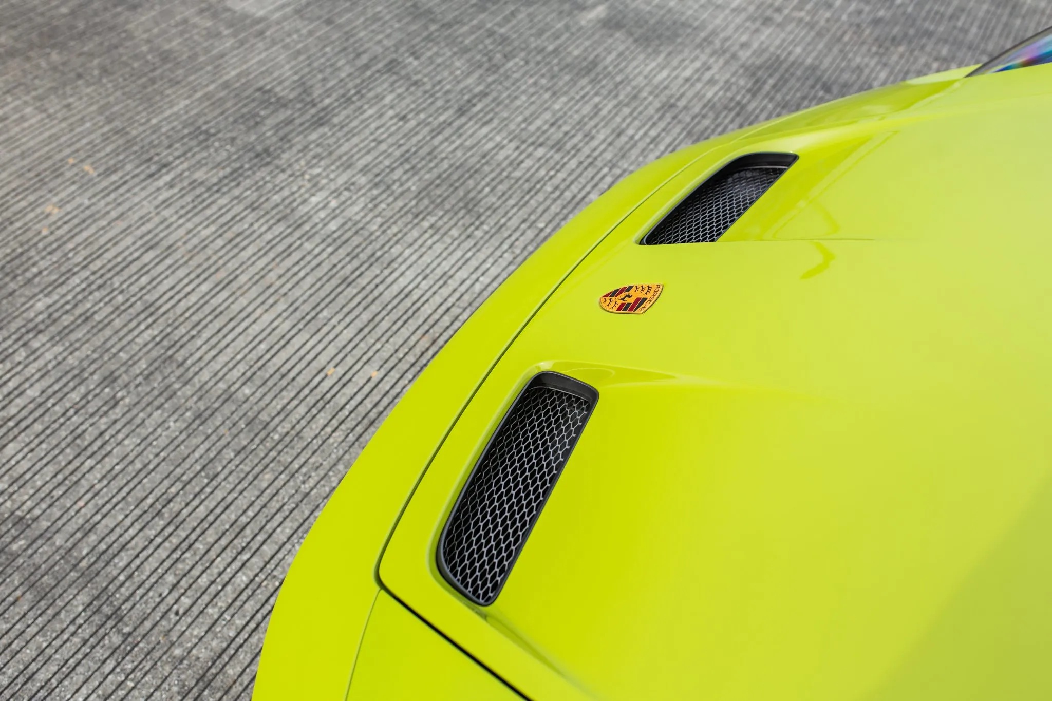 2024 Porsche 911 Dakar in Linden Green