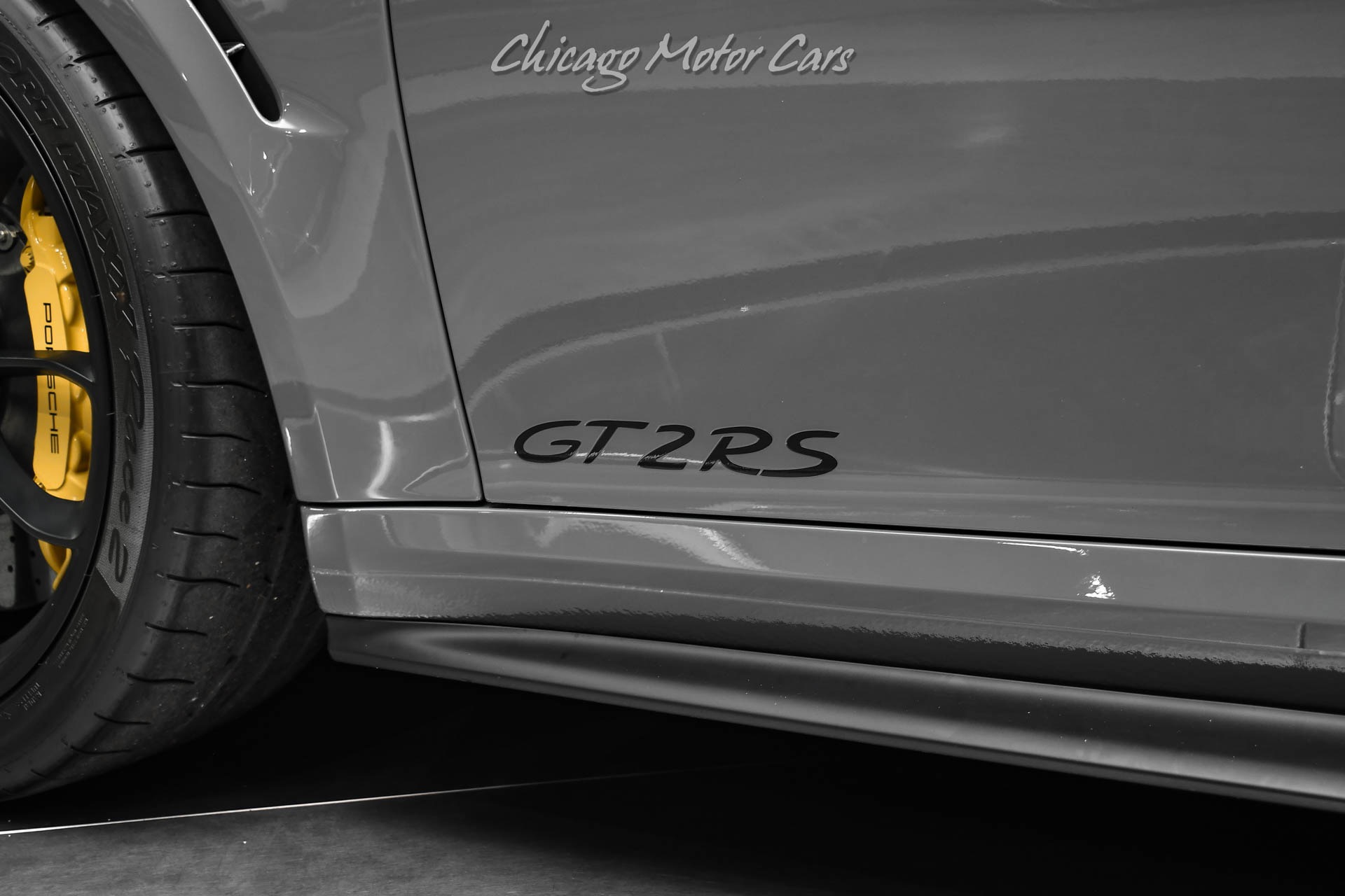 2019 Porsche 911 GT2RS Weissach in Grigio Telesto
