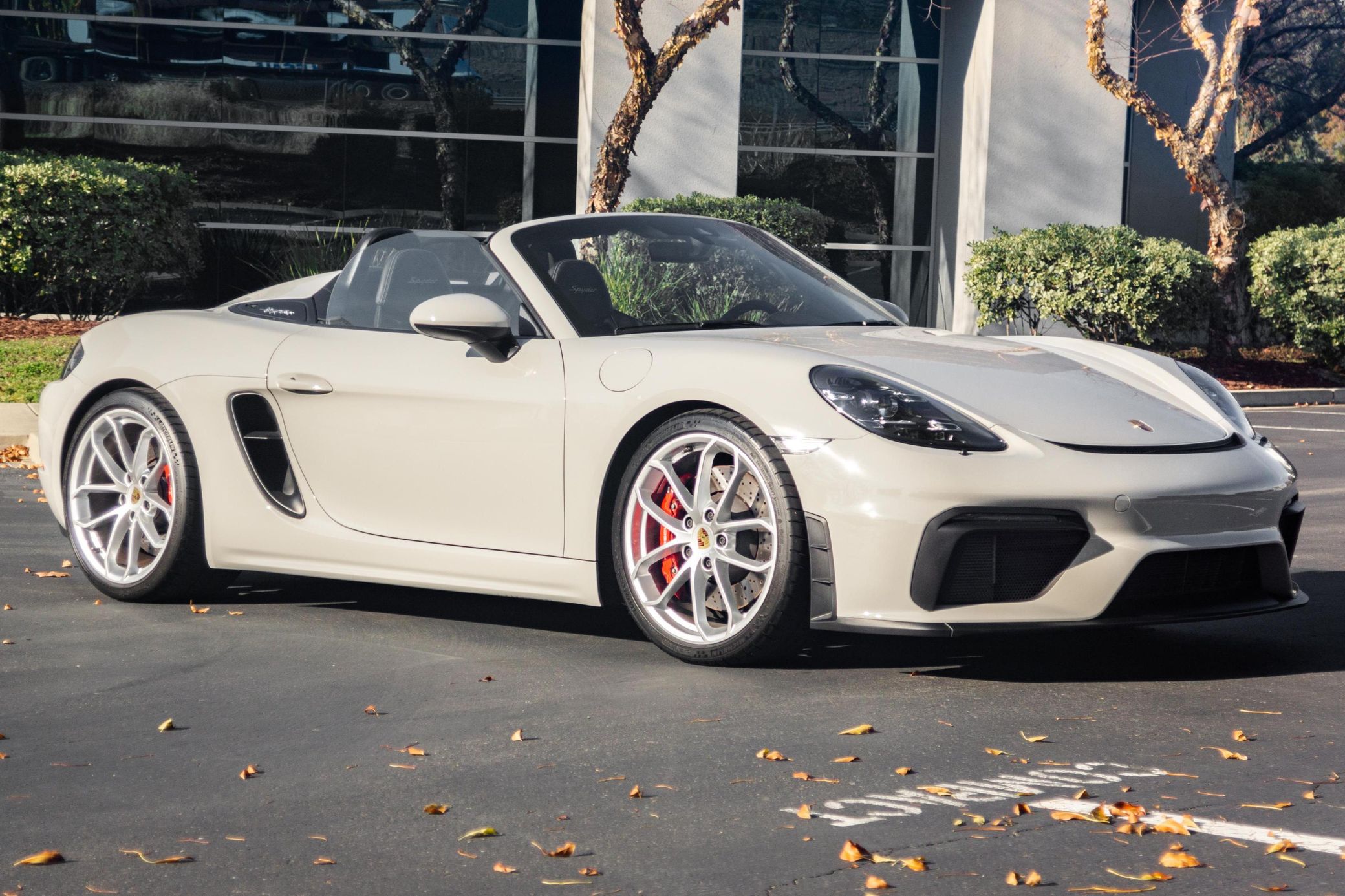 2022 Porsche 718 Boxster Spyder in Chalk