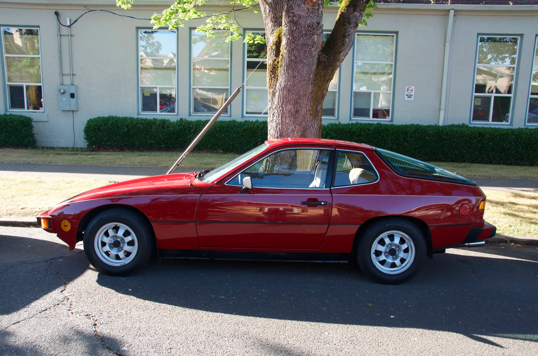 1978 Porsche 924 in Mars Red