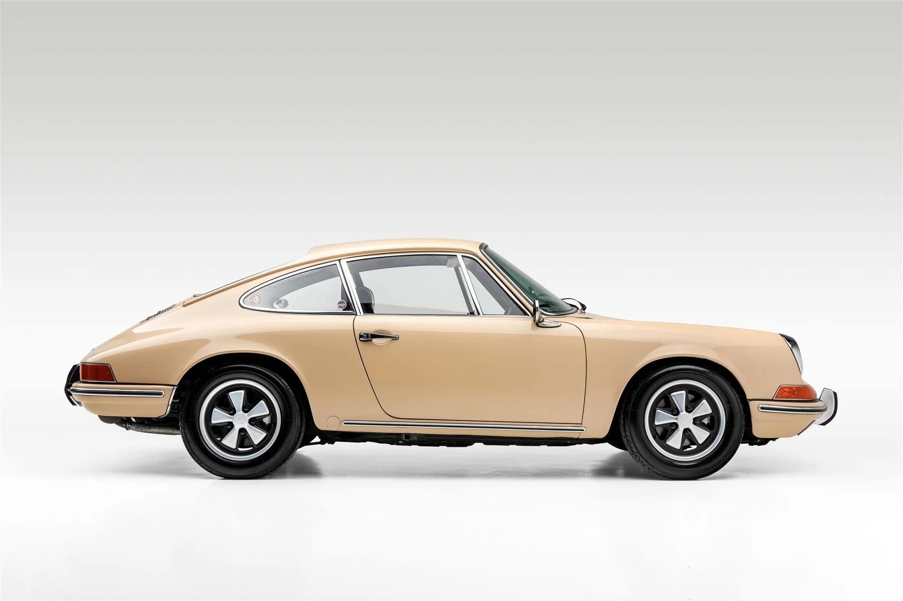 1969 Porsche 911 T In Sandbeige