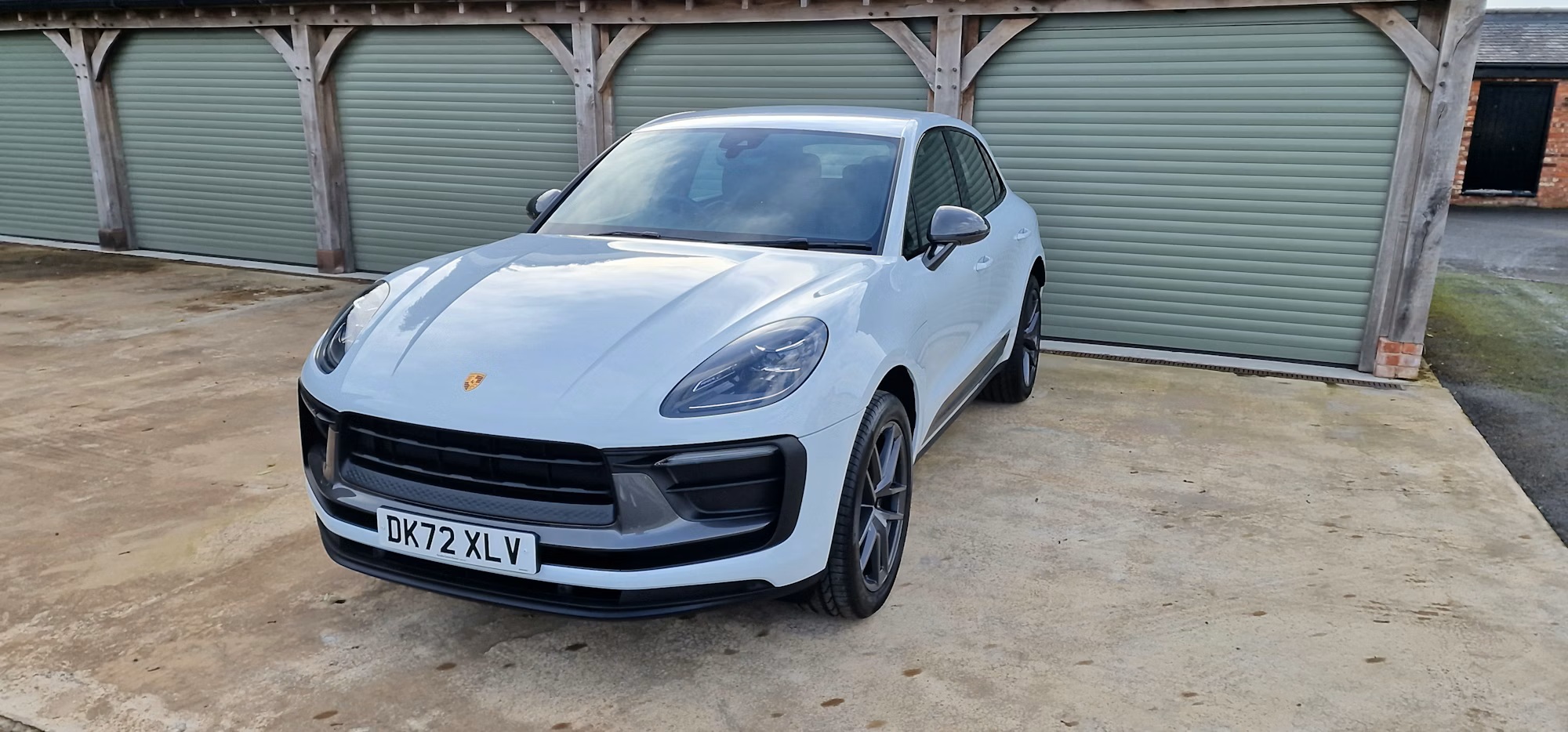 2022 Porsche Macan T in Carrara White Metallic