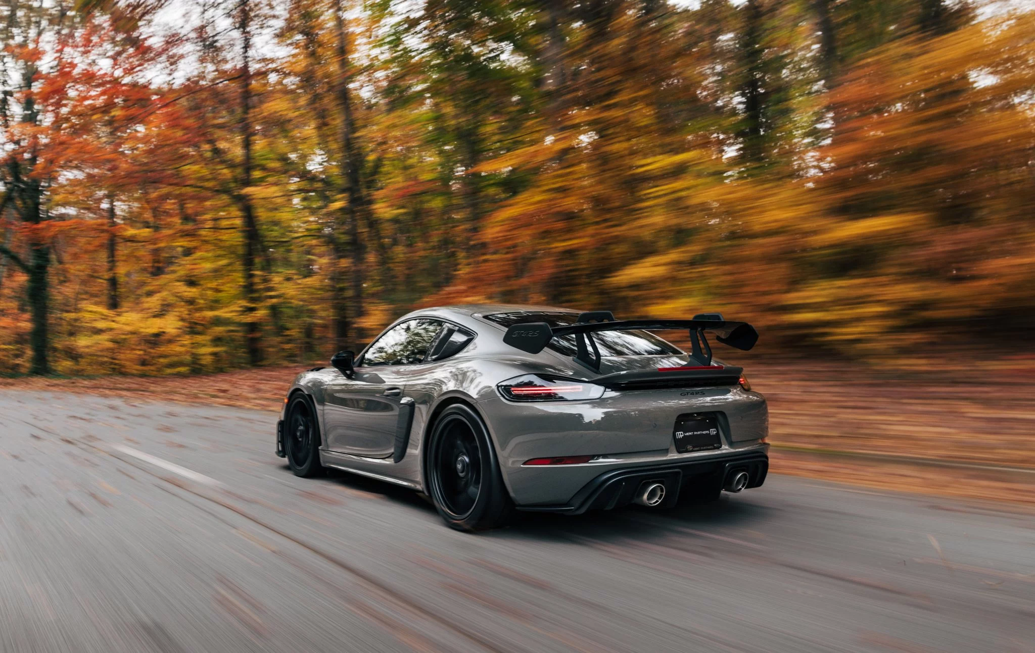 Porsche 718 Cayman GT4 RS in Alex Grey