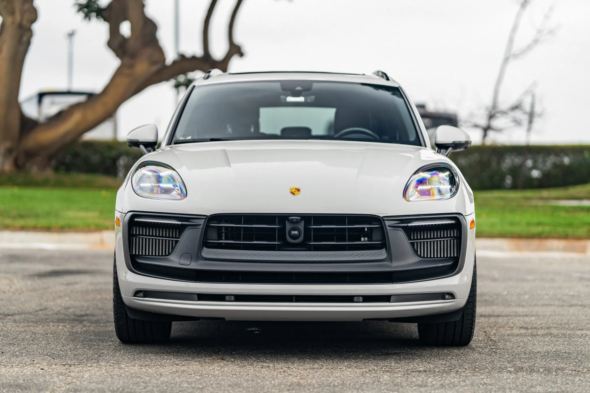 2023 Porsche Macan GTS in Chalk