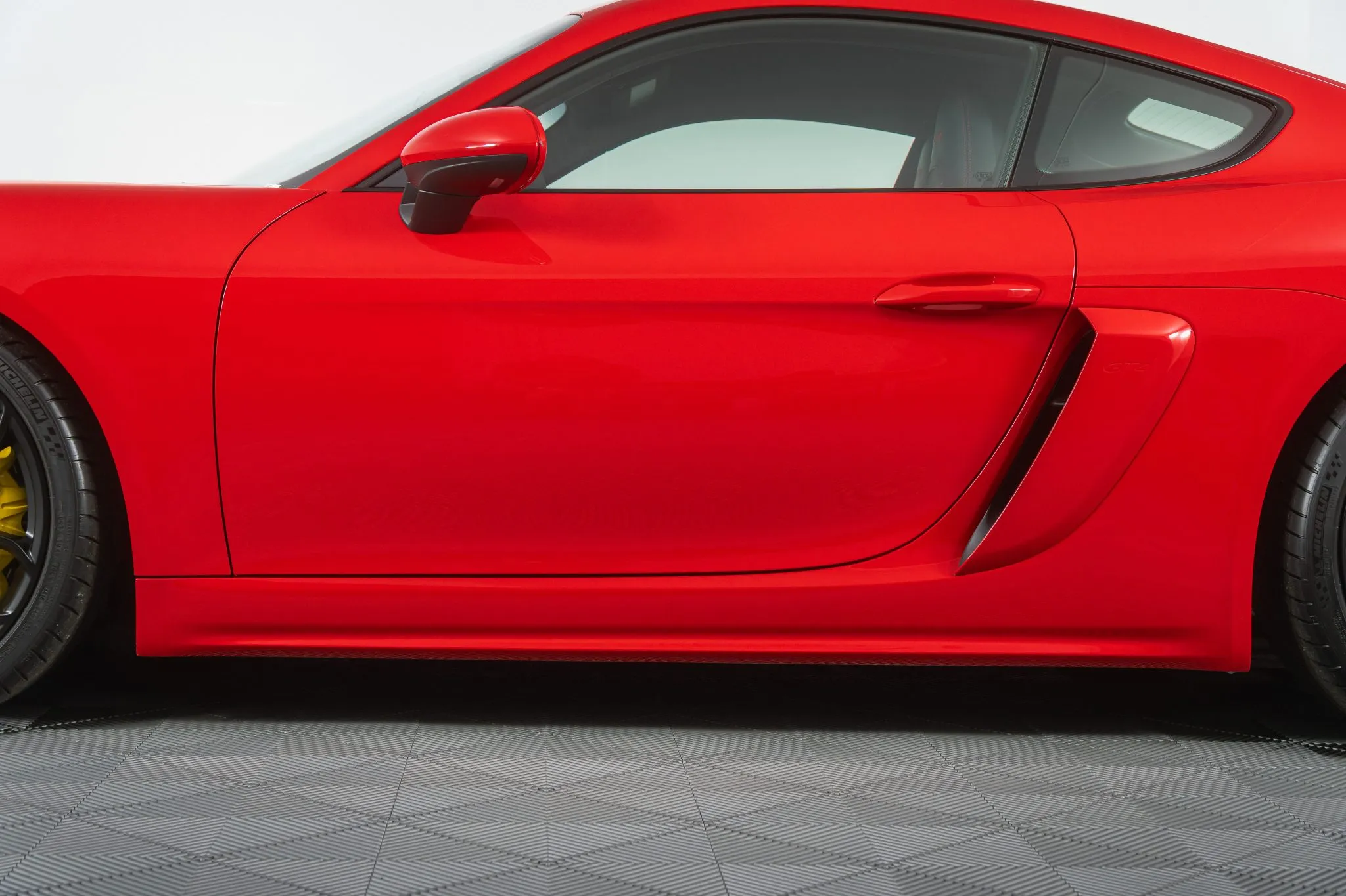 2020 Porsche 718 Cayman GT4 in Guards Red
