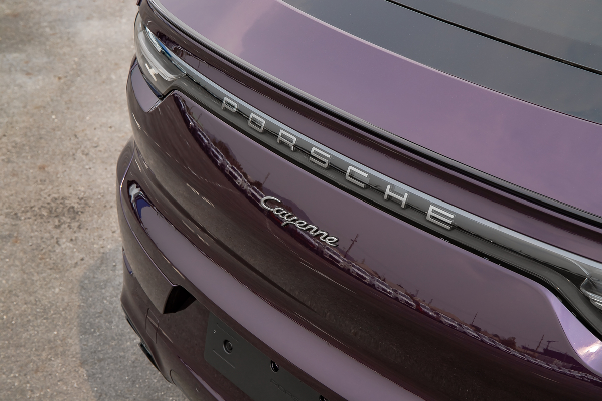 2022 Porsche Cayenne Coupe E-Hybrid Platinum Edition in Merlin Purple Metallic