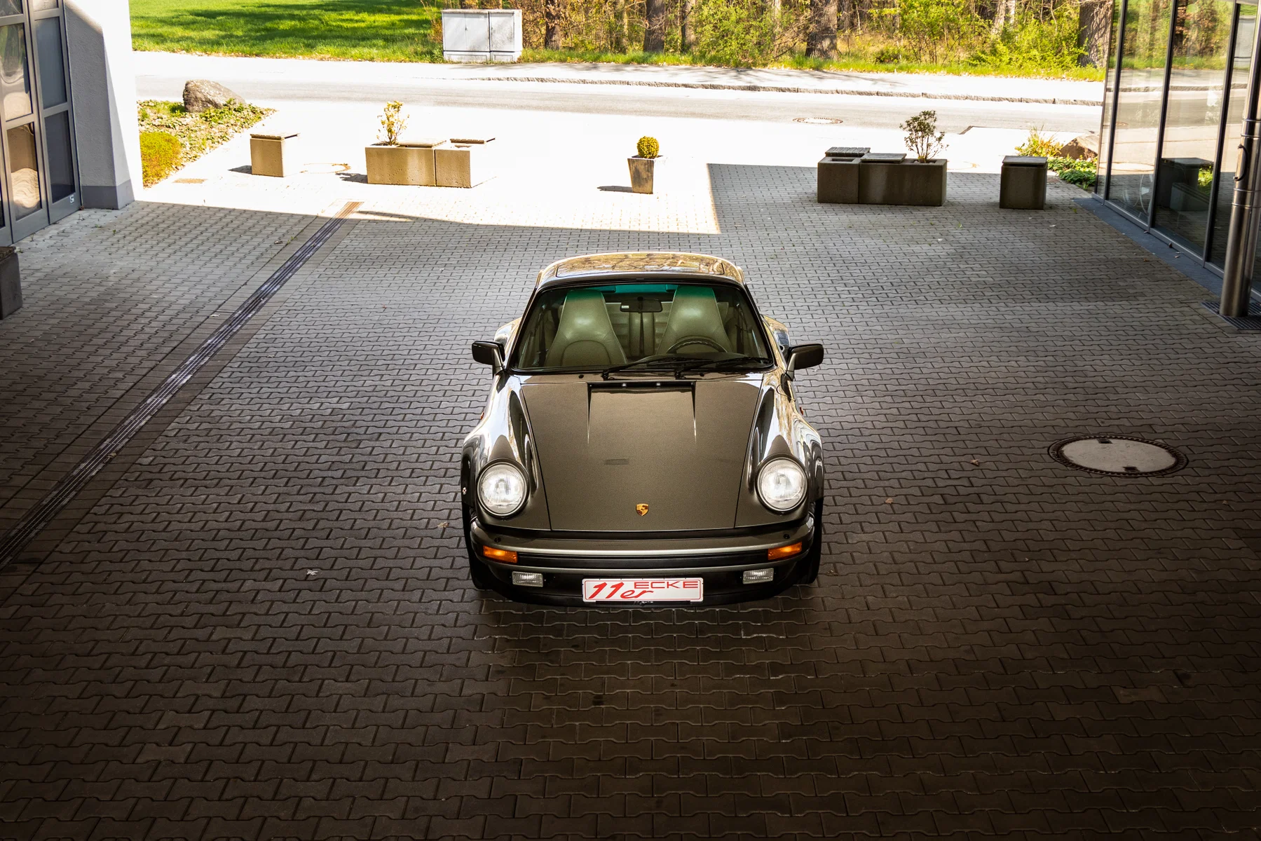 1987 Porsche 911 Turbo 3.3 Coupé in Rock Green Metallic